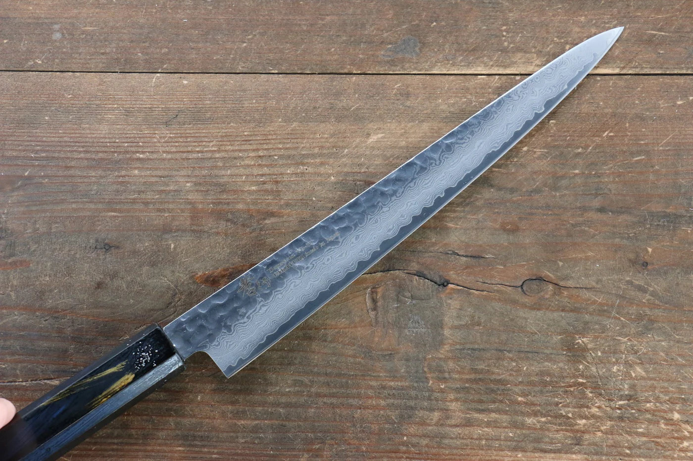 Sakai Takayuki VG10 ดามัสกัส 33 ชั้น มีดเลาะเอ็น Sujihiki มีดทำครัวญี่ปุ่น 240mm ด้ามไม้โอ๊กเคลือบ (Saiseki)