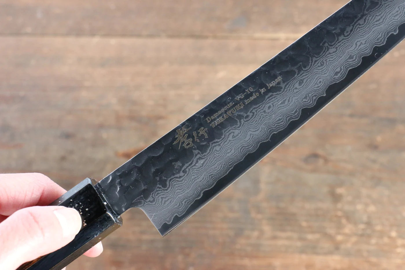 Sakai Takayuki VG10 ดามัสกัส 33 ชั้น มีดเลาะเอ็น Sujihiki มีดทำครัวญี่ปุ่น 240mm ด้ามไม้โอ๊กเคลือบ (Saiseki)