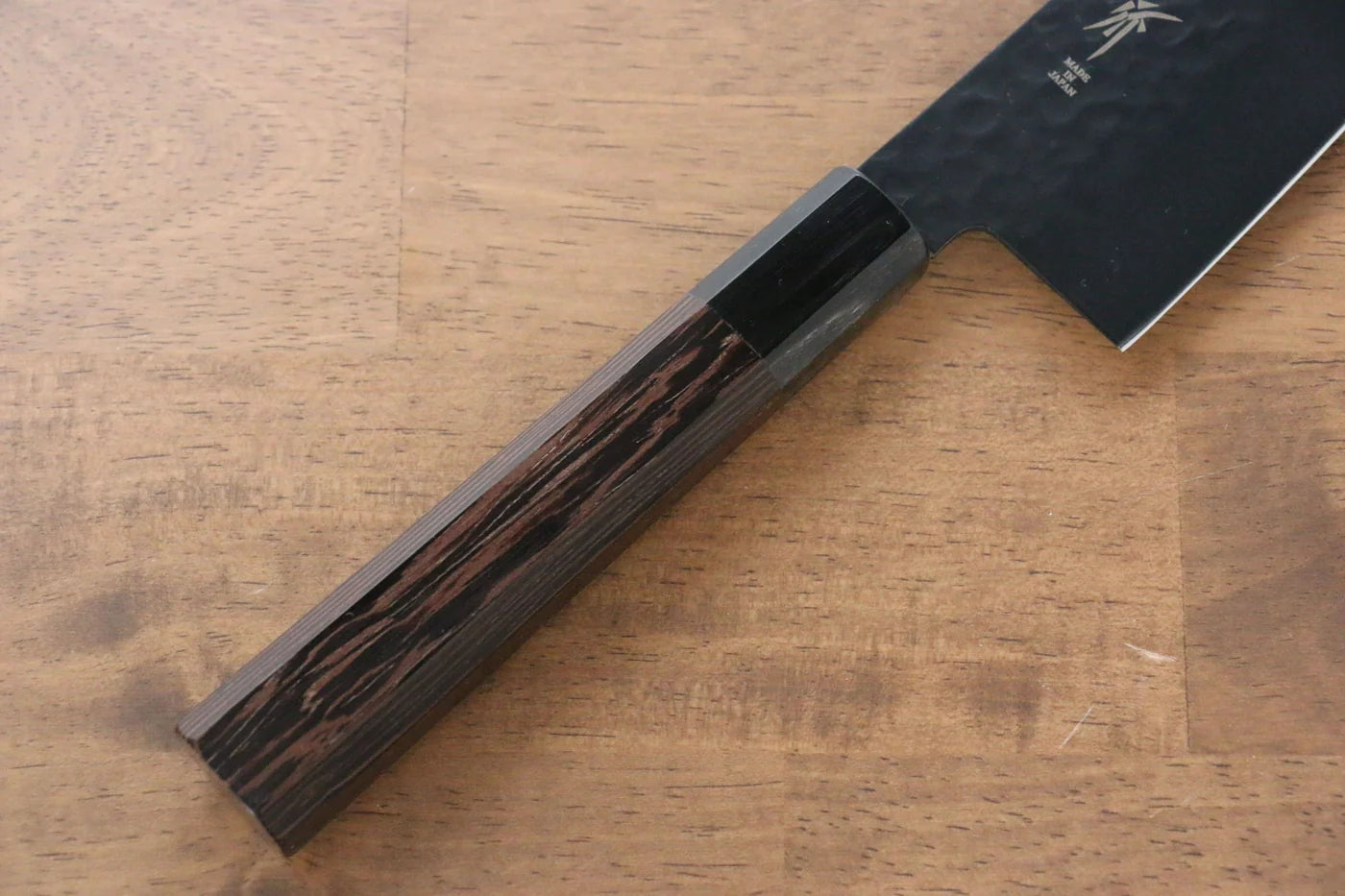 Sakai Takayuki Kurokage VG10 ลายค้อนตี เคลือบเทฟลอน มีดกิวโตะ Gyuto มีดทำครัวญี่ปุ่น 240mm ด้ามไม้เวงเก้
