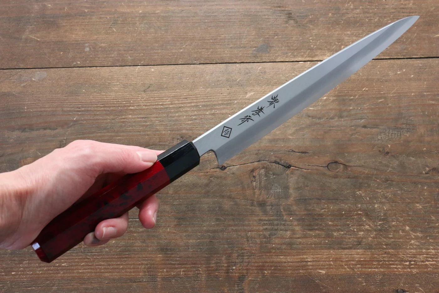 Sakai Takayuki INOX มีด Yanagiba มีดทำครัวญี่ปุ่น ABS เรซินด้าม มีฝัก (ปลอก) มีด