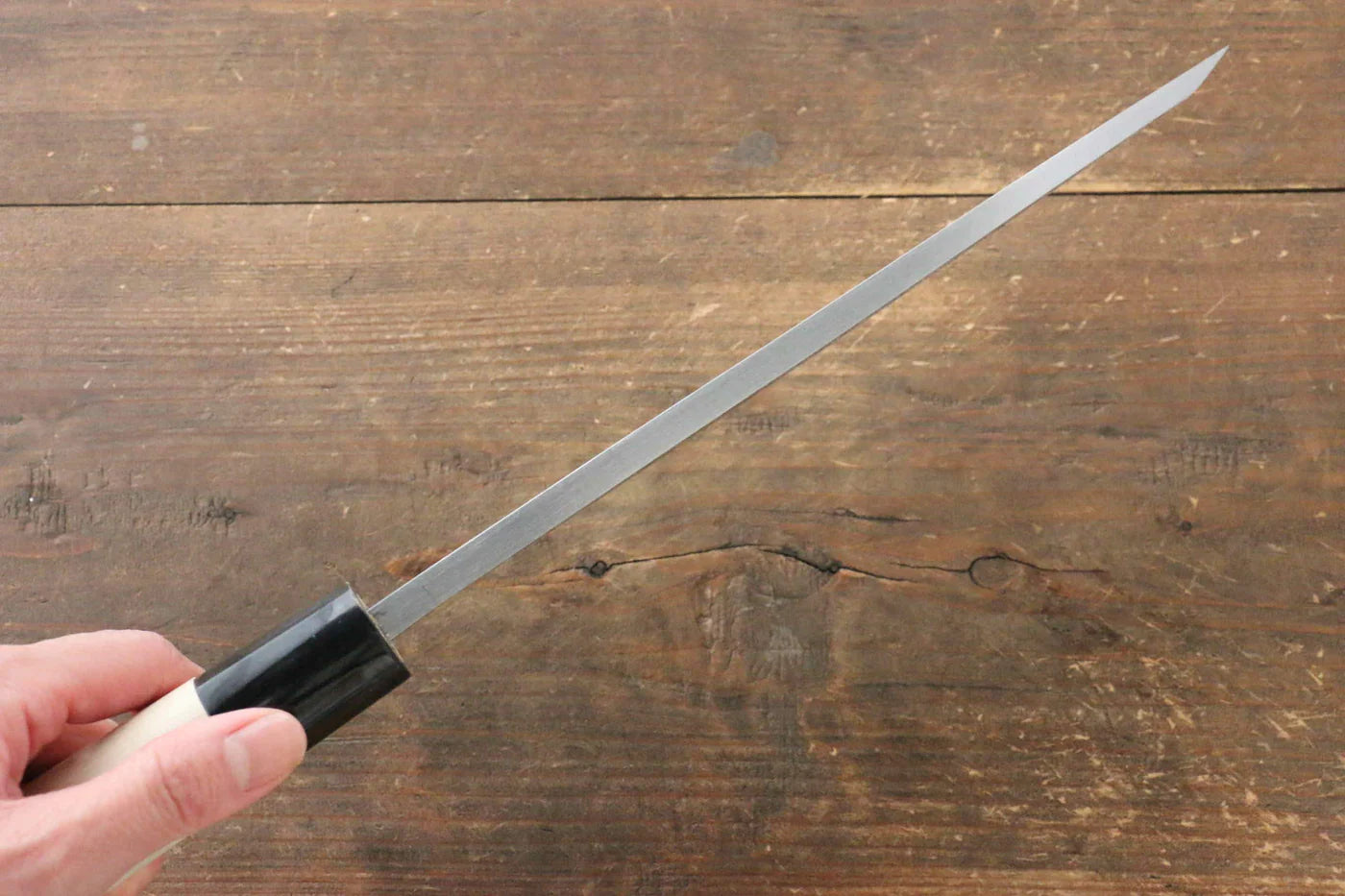 Sakai Takayuki Kasumitogi White Steel (เหล็กกล้าขาว) สลักลายจรเข้ มีด Deba มีดทำครัวญี่ปุ่น ด้ามต้นเเมกโนเลีย