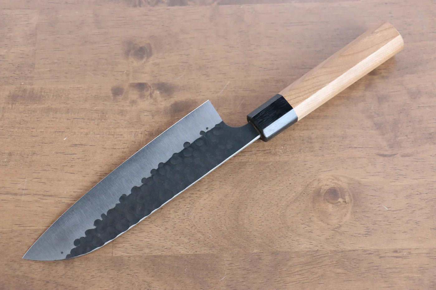 Masakage Koishi Blue Super (บลูซุปเปอร์สตีล) ตัวมีดสีดำ มีด Santoku มีดทำครัวญี่ปุ่น 165mm เชอร์รีอเมริกันด้าม