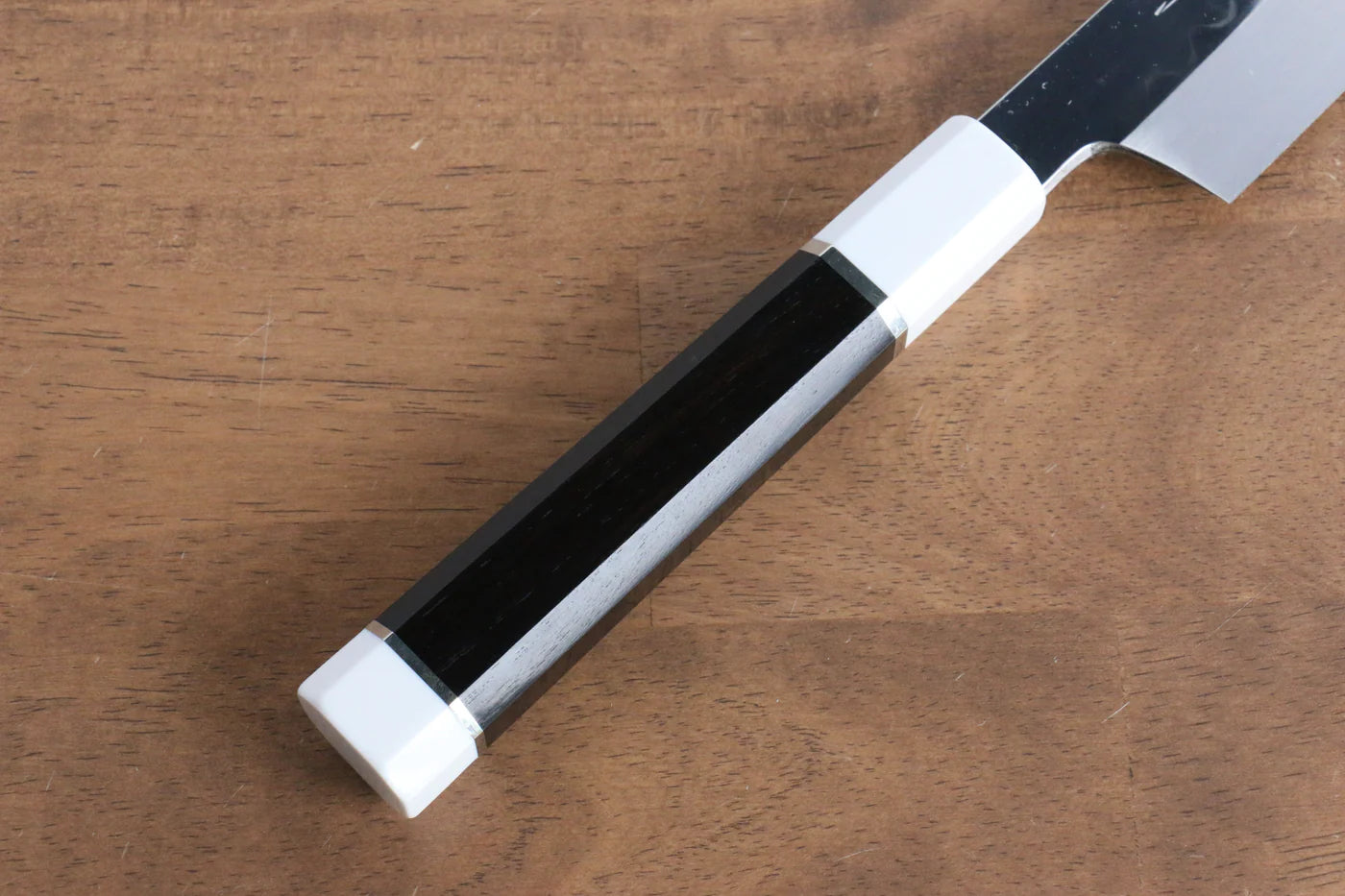 Sakai Takayuki Kageuchi Water Quenching Honyaki White Steel (เหล็กกล้าขาว) No.2 ขัดขึ้นเงากระจก มีด Sakimaru Yanagiba มีดทำครัวญี่ปุ่น 300mm ด้ามไม้มะเกลือ (ประดับห่วงคู่เขาควาย) มีฝัก (ปลอก) มีด