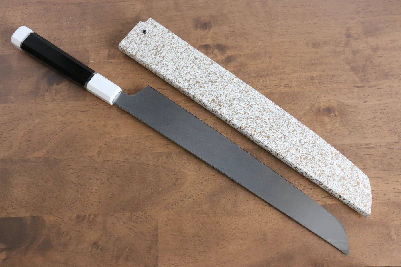 Sakai Takayuki Kageuchi Water Quenching Honyaki White Steel (เหล็กกล้าขาว) No.2 ขัดขึ้นเงากระจก มีด Sakimaru Yanagiba มีดทำครัวญี่ปุ่น 300mm ด้ามไม้มะเกลือ (ประดับห่วงคู่เขาควาย) มีฝัก (ปลอก) มีด