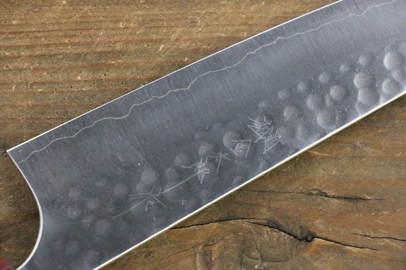 Yoshimi Kato Silver Steel No.3 (เหล็กเงิน No.3) ลายค้อนตี มีดสำหรับการใช้งานได้ทั่วไป Bunka มีดทำครัวญี่ปุ่น 165mm ด้ามฮอนดูรัสแดง