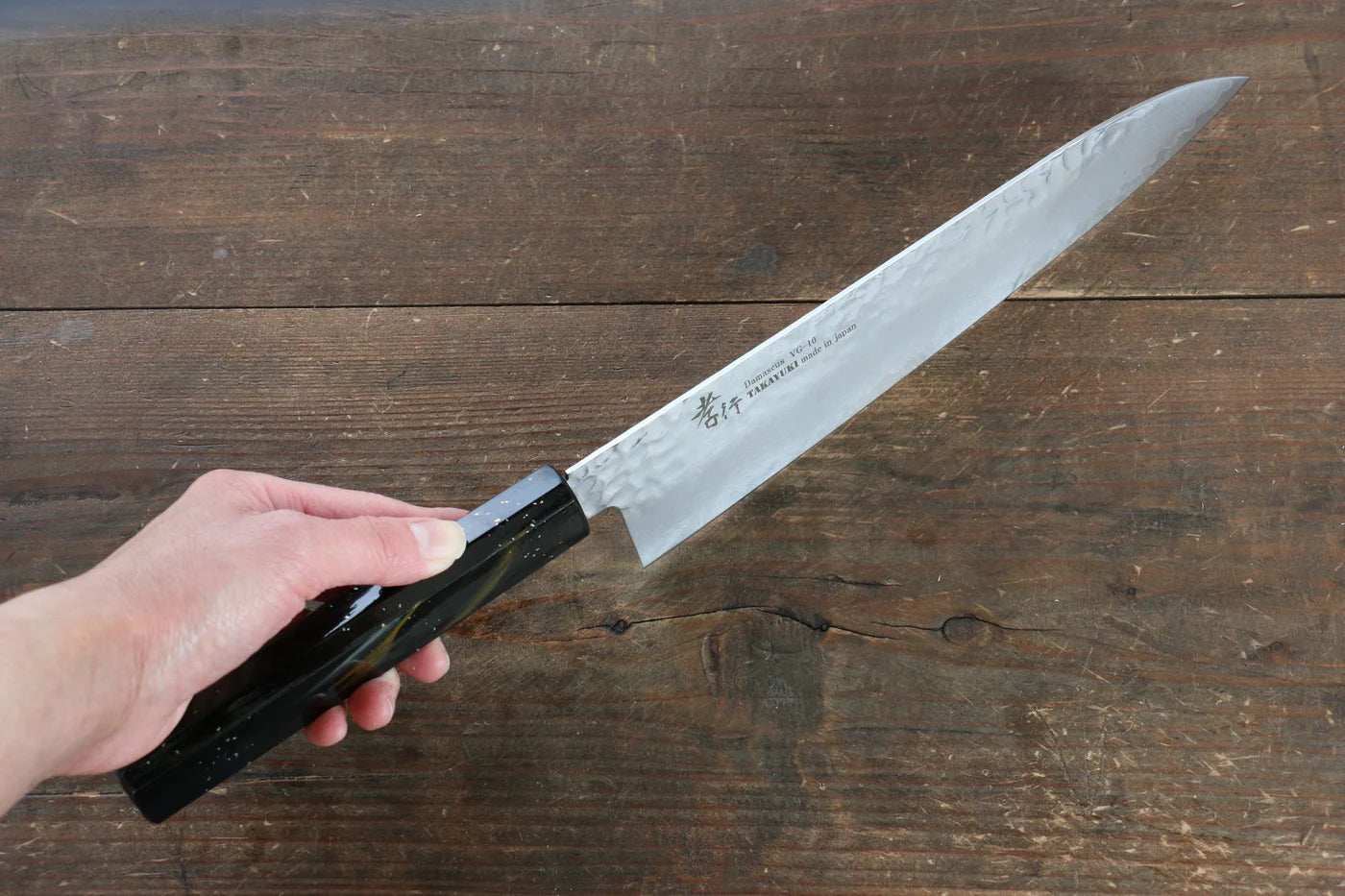 Sakai Takayuki VG10 ดามัสกัส 33 ชั้น มีดกิวโตะ Gyuto มีดทำครัวญี่ปุ่น 240mm ด้ามไม้โอ๊กเคลือบ (Saiu)