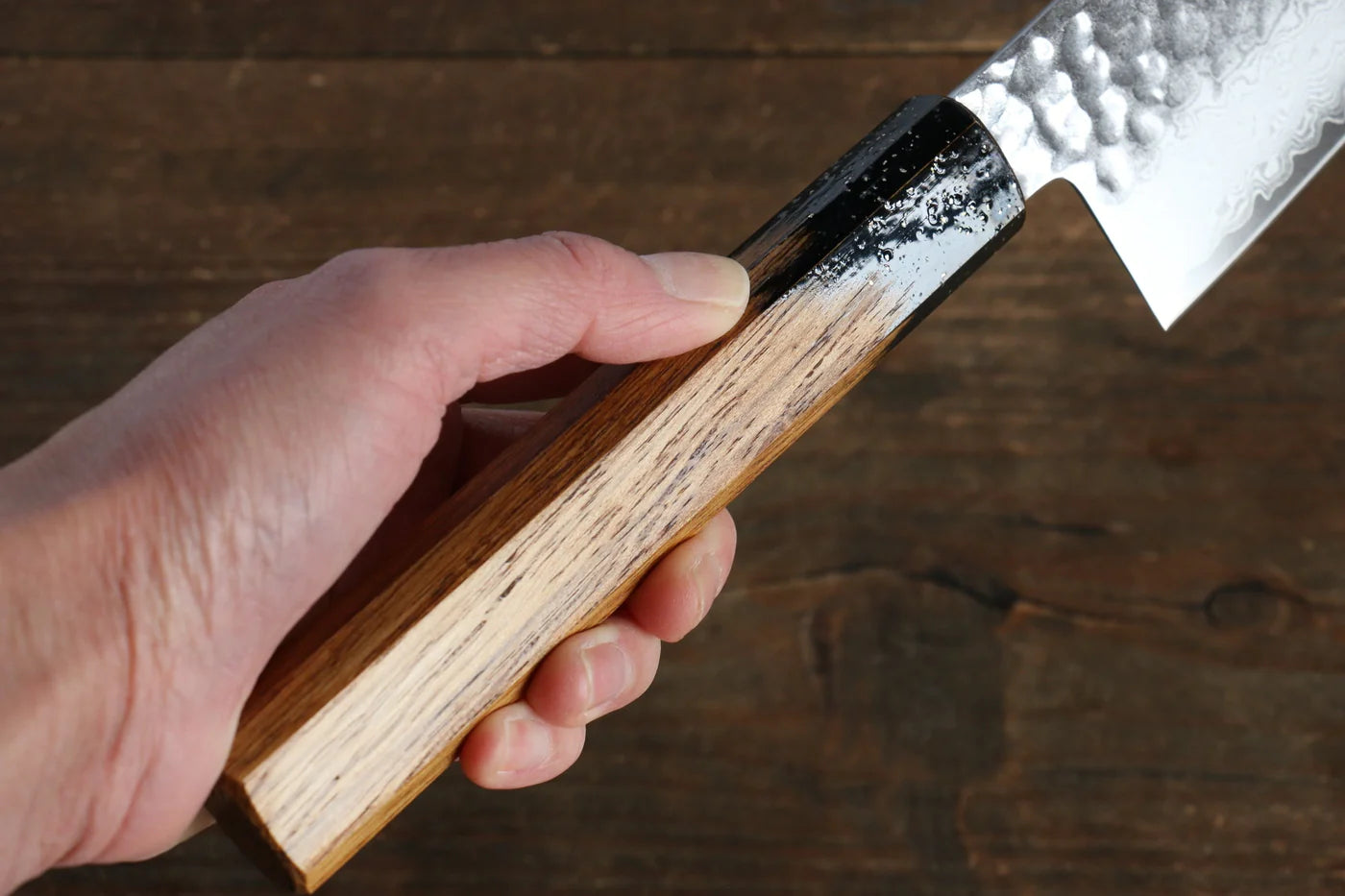 Sakai Takayuki VG10 ดามัสกัส 33 ชั้น มีดกิวโตะ Gyuto มีดทำครัวญี่ปุ่น 240mm ด้ามไม้โอ๊กเคลือบ (Kokushin)