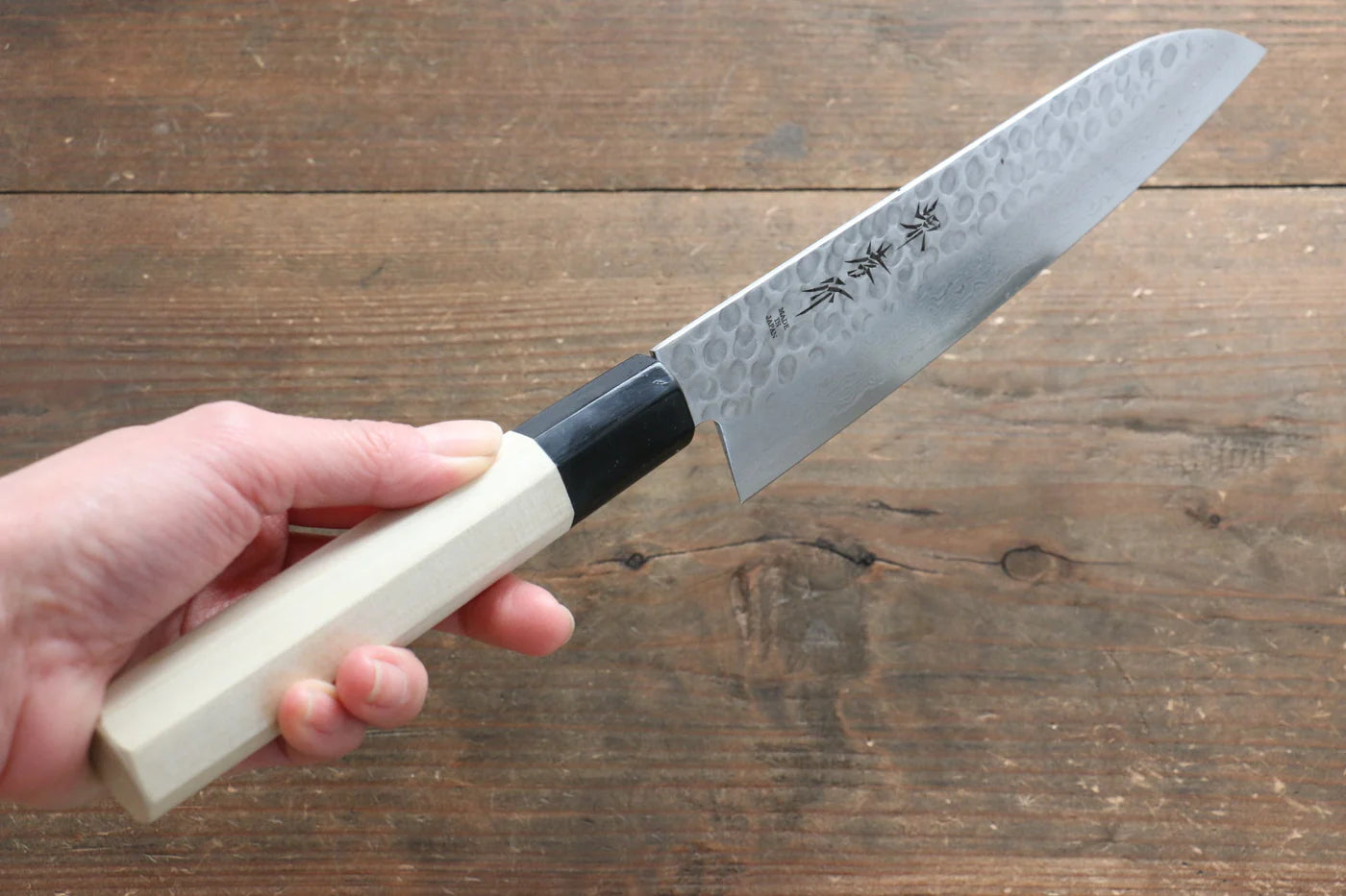 Sakai Takayuki AUS10 ดามัสกัส 45 ชั้น มีด Santoku มีดทำครัวญี่ปุ่น 180mm ด้ามต้นเเมกโนเลีย