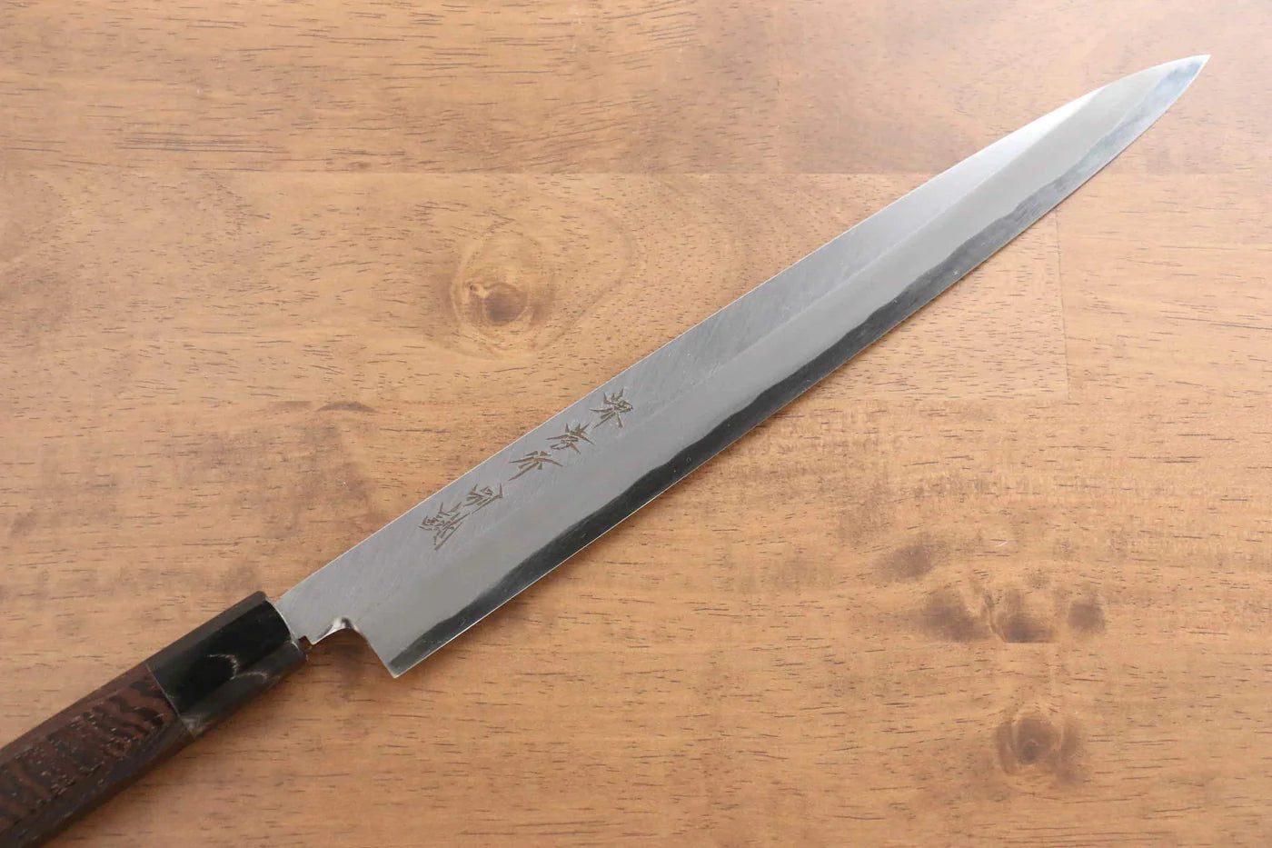 Sakai Takayuki Tokujyo White Steel (เหล็กกล้าขาว) No.2 มีด Yanagiba มีดทำครัวญี่ปุ่น ด้ามไม้เวงเก้ ประดับห่วงเขาควายคู่