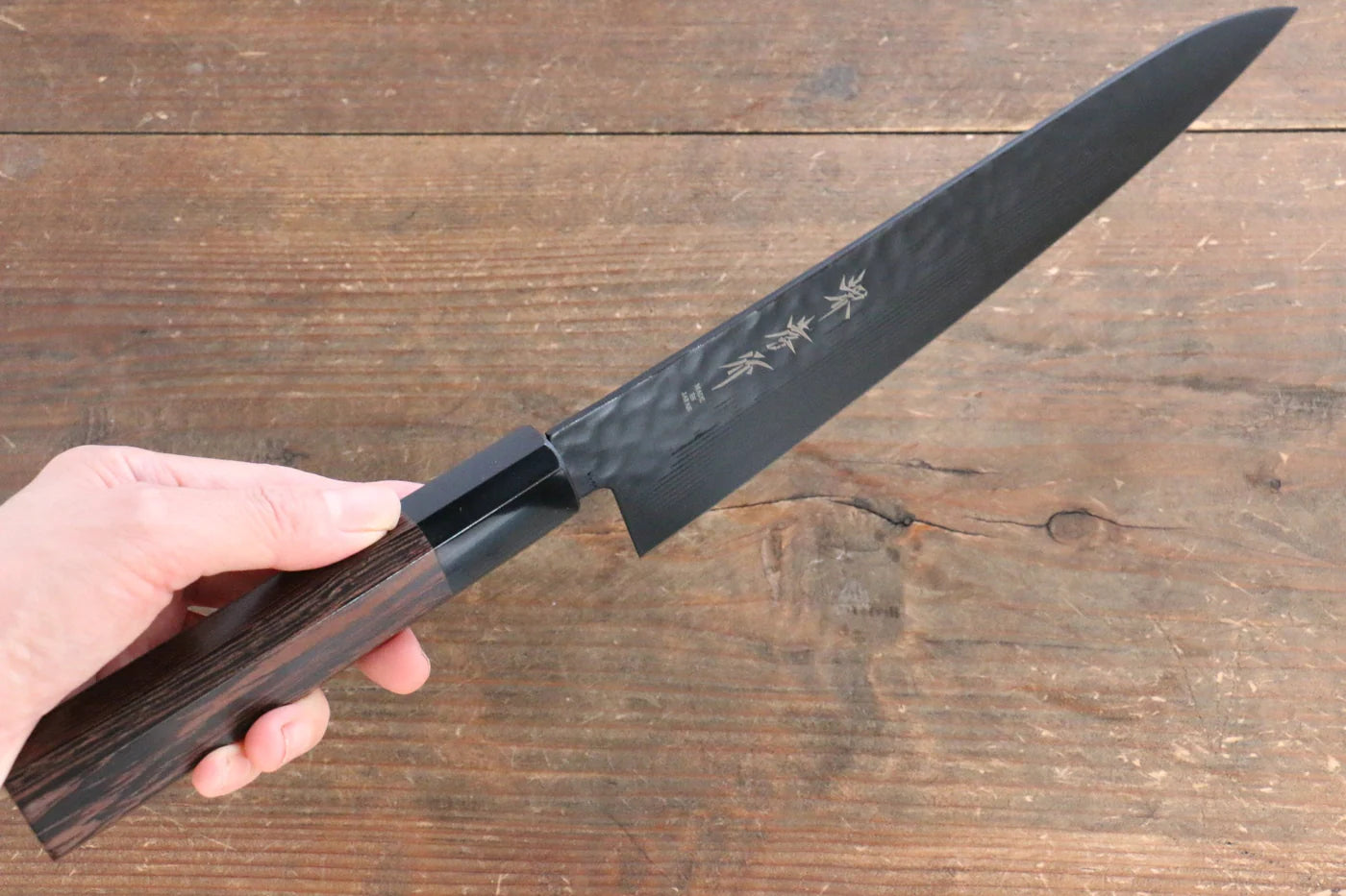 Sakai Takayuki Kurokage VG10 ลายค้อนตี เคลือบเทฟลอน มีดกิวโตะ Gyuto มีดทำครัวญี่ปุ่น 210mm ด้ามไม้เวงเก้