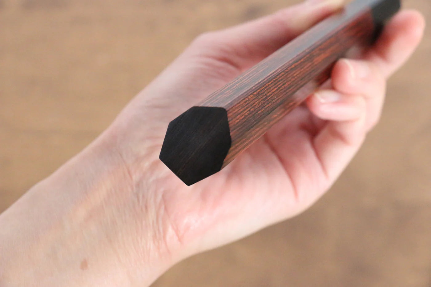 Seki Kanetsugu Heptagon Wood VG2 ลายค้อนตี มีดหั่นขนมปัง มีดทำครัวญี่ปุ่น 210mm ด้ามไม้ Pakka wood (หกเหลี่ยม)