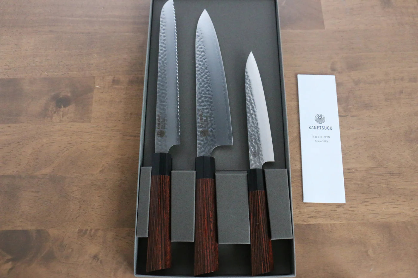Seki Kanetsugu Heptagon Wood VG2 ลายค้อนตี Set มีดขนาดเล็ก & มีด Gyuto & มีดหั่นขนมปัง มีดทำครัวญี่ปุ่น mm