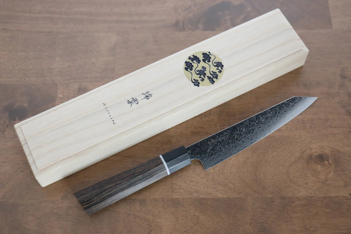 Seki Kanetsugu ZUIUN SPG2 ขัดขึ้นเงากระจก ลายดามัสกัส มีด Kiritsuke Petty-Utility มีดทำครัวญี่ปุ่น 150mm ด้ามไม้ Pakka wood ประดับห่วงขาว (หกเหลี่ยม)
