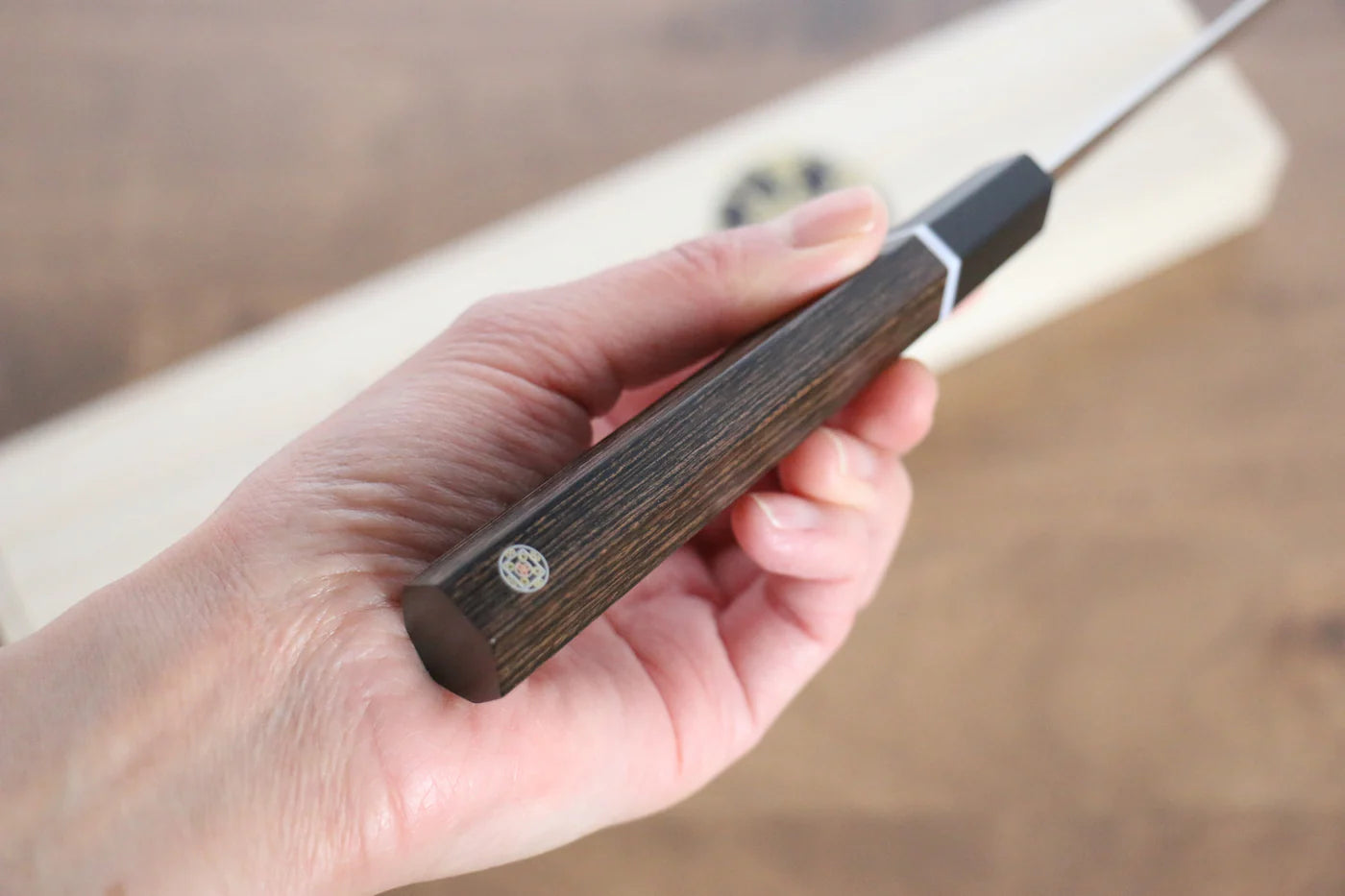 Seki Kanetsugu ZUIUN SPG2 ขัดขึ้นเงากระจก ลายดามัสกัส มีด Kiritsuke Petty-Utility มีดทำครัวญี่ปุ่น 150mm ด้ามไม้ Pakka wood ประดับห่วงขาว (หกเหลี่ยม)