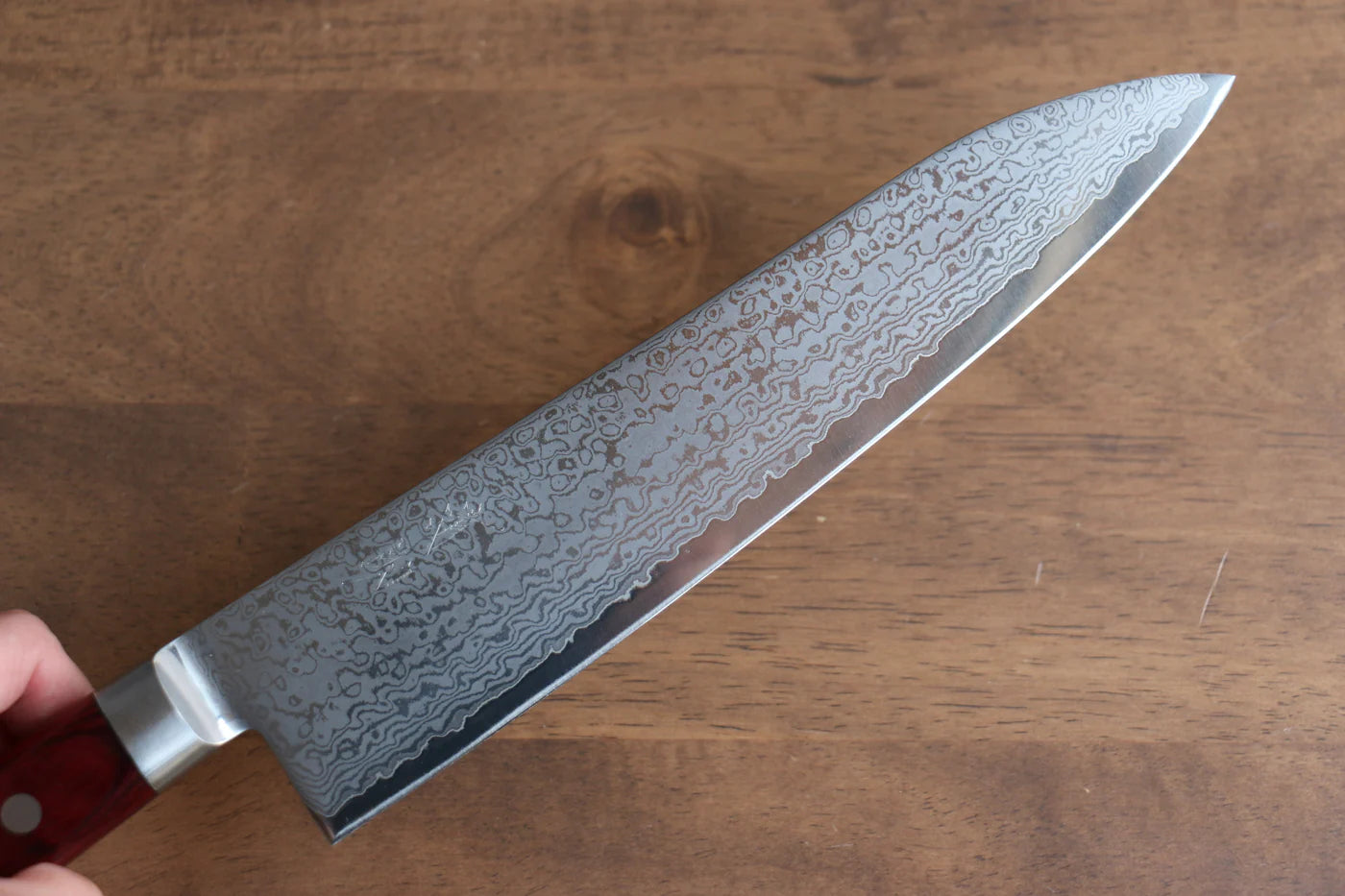 Seisuke VG10 33 ชั้น ขัดขึ้นเงากระจก ลายดามัสกัส มีดกิวโตะ Gyuto มีดทำครัวญี่ปุ่น 210mm ด้ามไม้ Pakka wood สีแดง