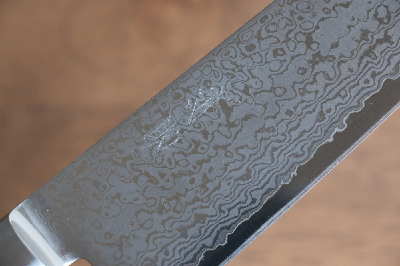 Seisuke VG10 33 ชั้น ขัดขึ้นเงากระจก ลายดามัสกัส มีดกิวโตะ Gyuto มีดทำครัวญี่ปุ่น 210mm ด้ามไม้ Pakka wood สีแดง