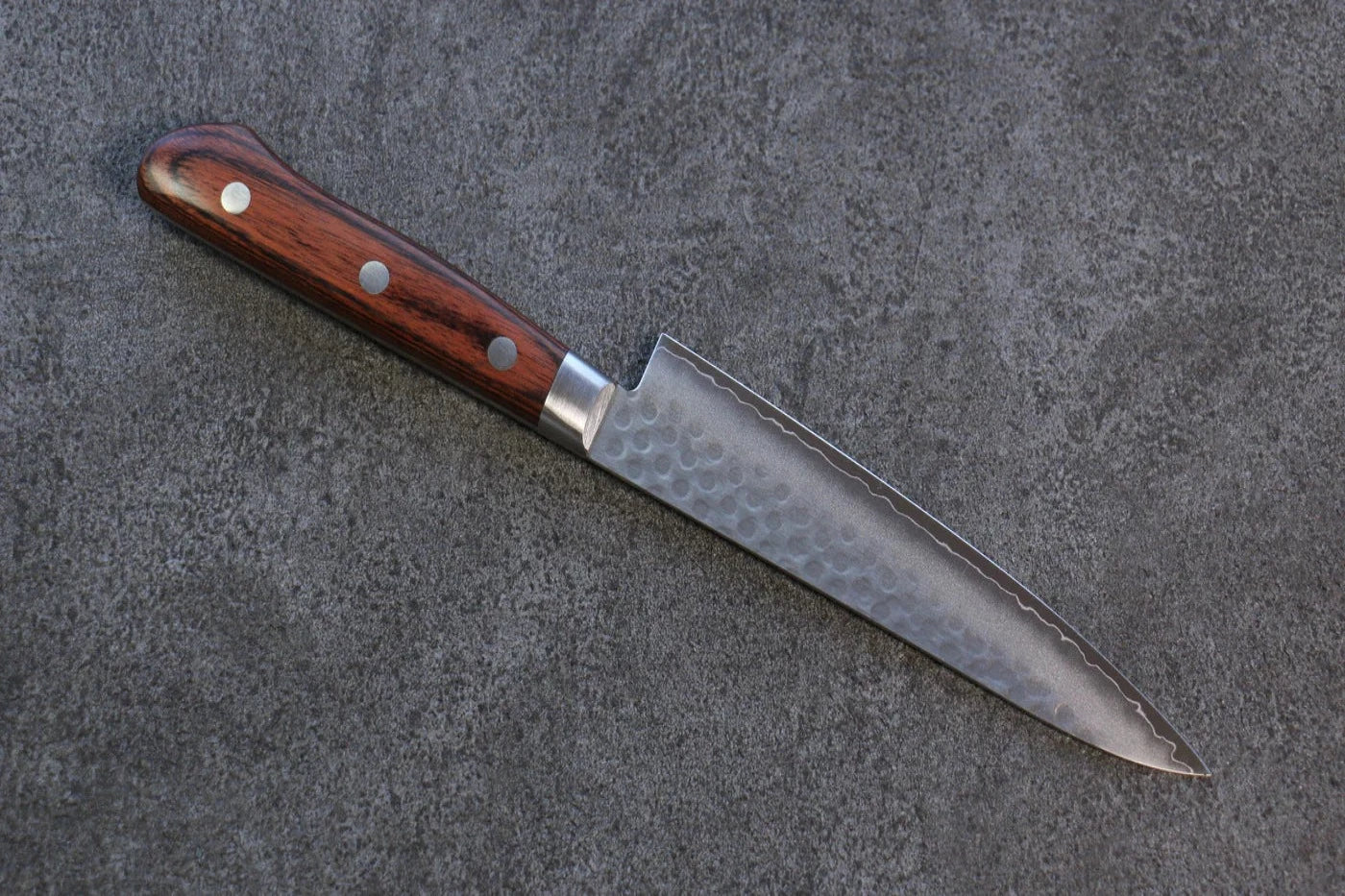 Seisuke Swedish Steel-stn (เหล็กสวีเดน stn) ลายค้อนตี มีดขนาดเล็ก  Petty มีดทำครัวญี่ปุ่น 150mm ด้ามมะฮอกกานี