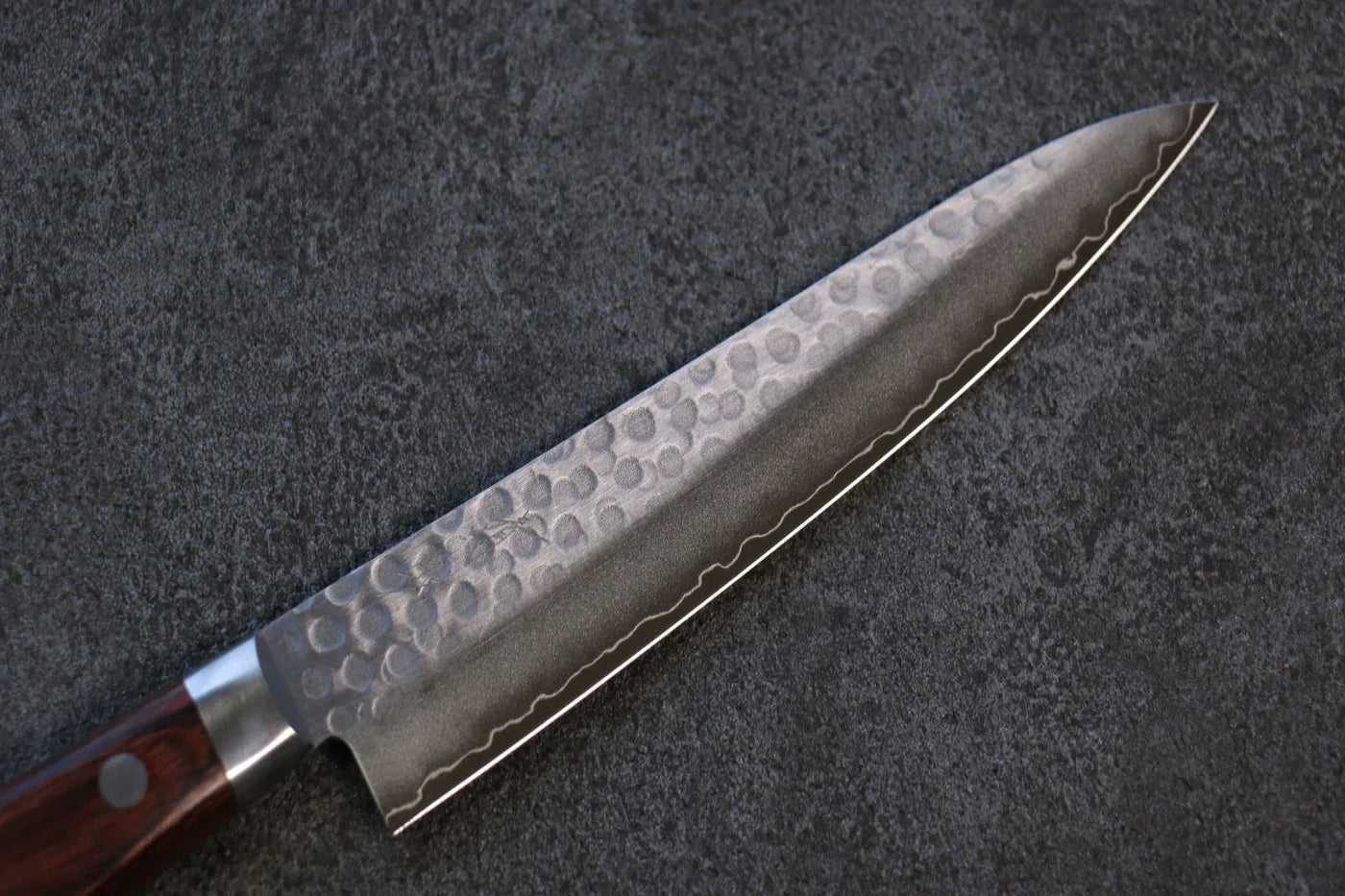 Seisuke Swedish Steel-stn (เหล็กสวีเดน stn) ลายค้อนตี มีดขนาดเล็ก  Petty มีดทำครัวญี่ปุ่น 150mm ด้ามมะฮอกกานี