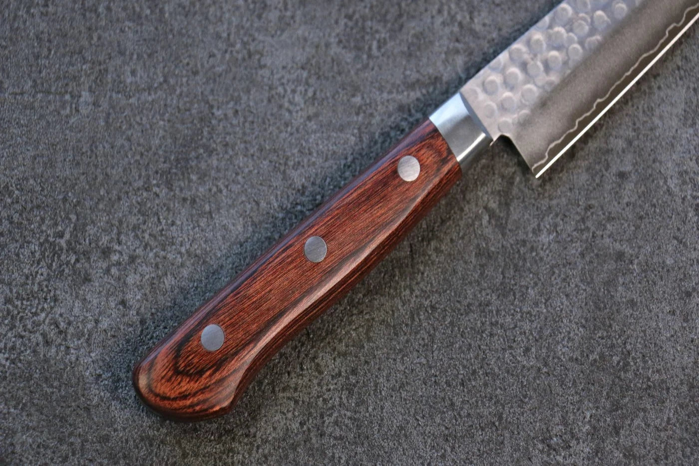 Seisuke Swedish Steel-stn (เหล็กสวีเดน stn) ลายค้อนตี มีดขนาดเล็ก  Petty มีดทำครัวญี่ปุ่น 150mm ด้ามมะฮอกกานี