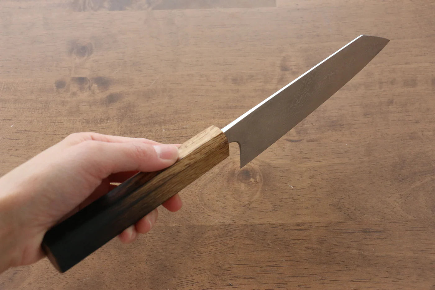 Katsushige Anryu VG10 ขัด ดามัสกัส มีดสำหรับการใช้งานได้ทั่วไป Bunka มีดทำครัวญี่ปุ่น 165mm ด้ามไม้โอ๊ค