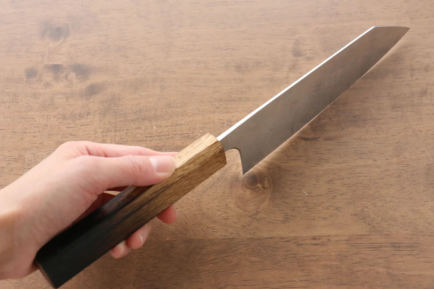 Katsushige Anryu VG10 ขัด ดามัสกัส มีดสำหรับการใช้งานได้ทั่วไป Bunka มีดทำครัวญี่ปุ่น 165mm ด้ามไม้โอ๊ค