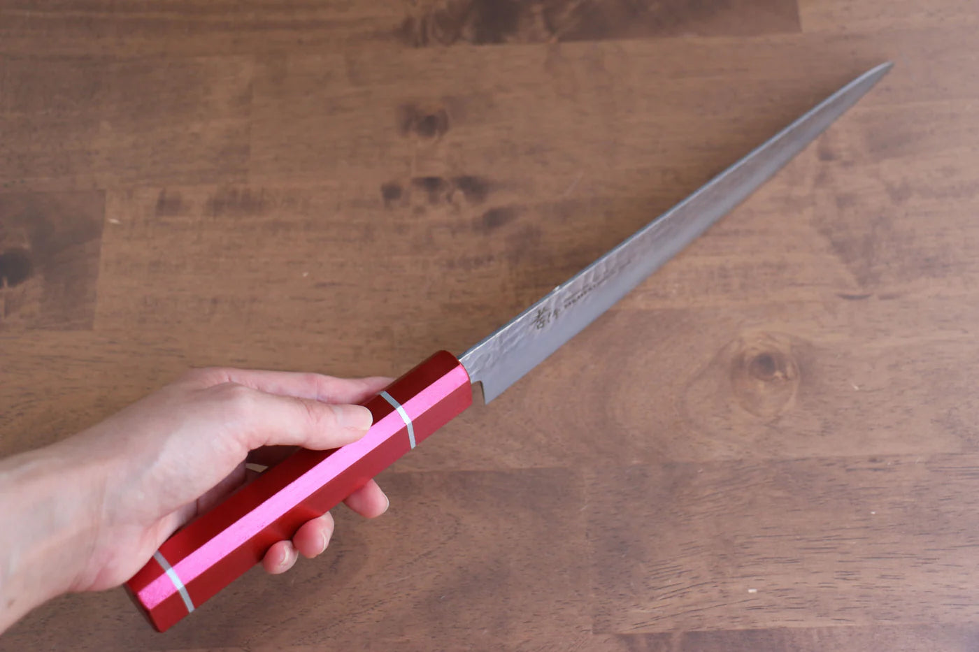 Sakai Takayuki VG10 ดามัสกัส 33 ชั้น มีดเลาะเอ็น Sujihiki มีดทำครัวญี่ปุ่น 240mm ด้ามไม้โอ๊กเคลือบ (Kouseki)