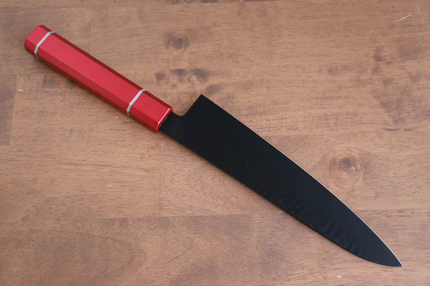 Sakai Takayuki Kurokage VG10 ลายค้อนตี เคลือบเทฟลอน มีดกิวโตะ Gyuto มีดทำครัวญี่ปุ่น 210mm ด้ามไม้โอ๊กเคลือบ (Kouseki)