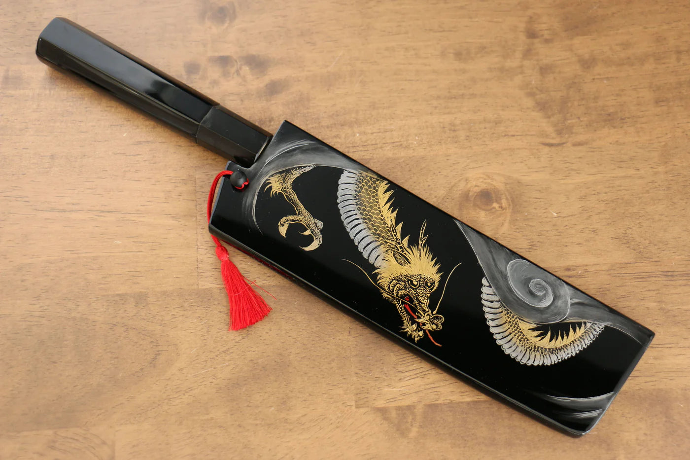 Yu Kurosaki Senko R2/SG2 ลายค้อนตี เคลือบเงาทอง Maki-e ลายมังกร มีดหั่นผัก Nakiri มีดทำครัวญี่ปุ่น 165mm เคลือบด้าม มีฝัก (ปลอก) มีด