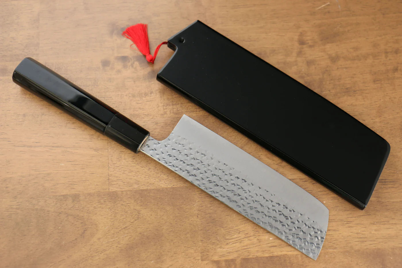 Yu Kurosaki Senko R2/SG2 ลายค้อนตี เคลือบเงาทอง Maki-e ลายมังกร มีดหั่นผัก Nakiri มีดทำครัวญี่ปุ่น 165mm เคลือบด้าม มีฝัก (ปลอก) มีด