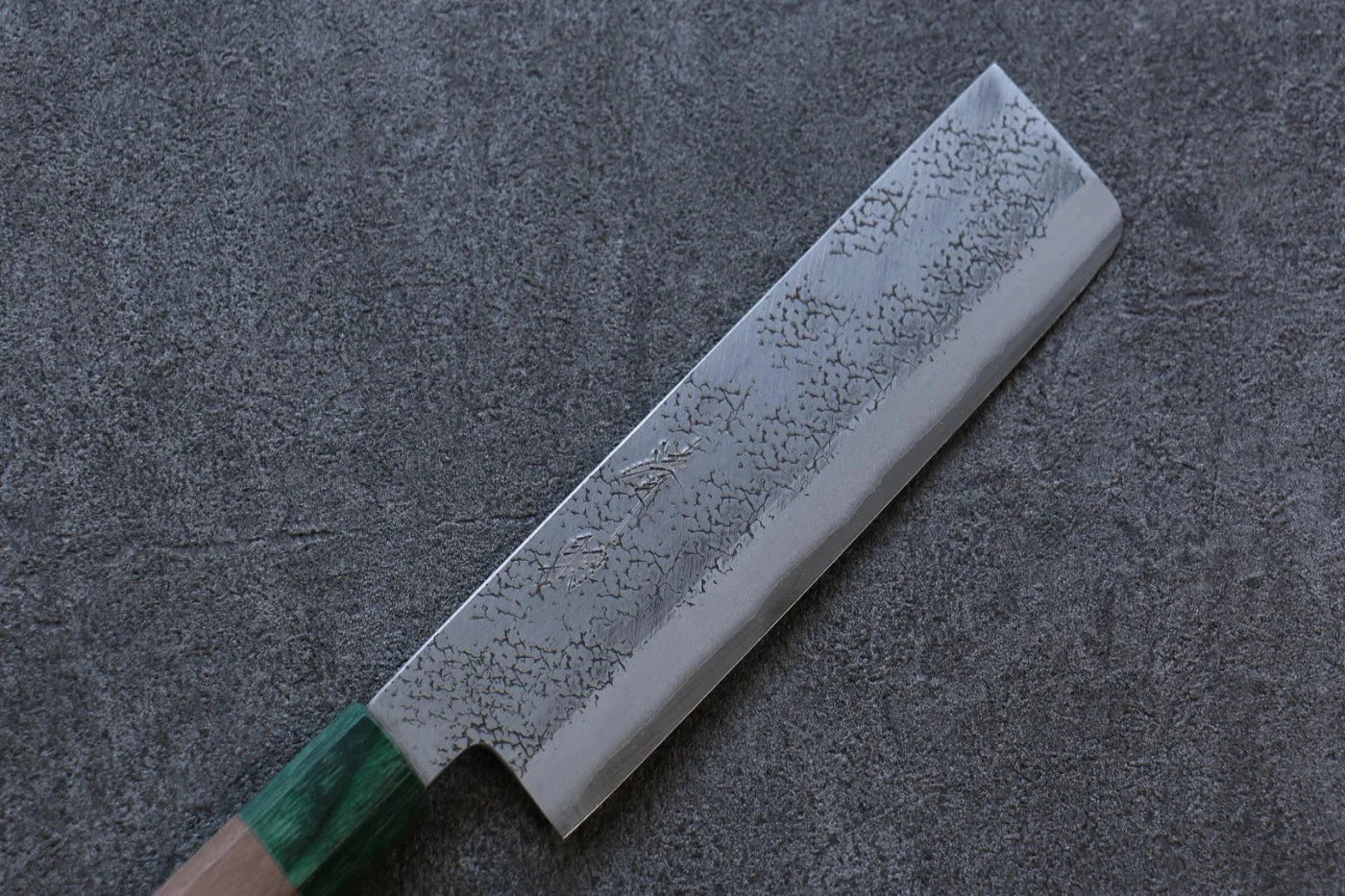 Seisuke Blue Super (บลูซุปเปอร์สตีล) ลายค้อนตี มีดหั่นผัก Nakiri มีดทำครัวญี่ปุ่น 165mm ด้ามไม้วอลนัท(ประดับไม้ สีเขียว คู่)