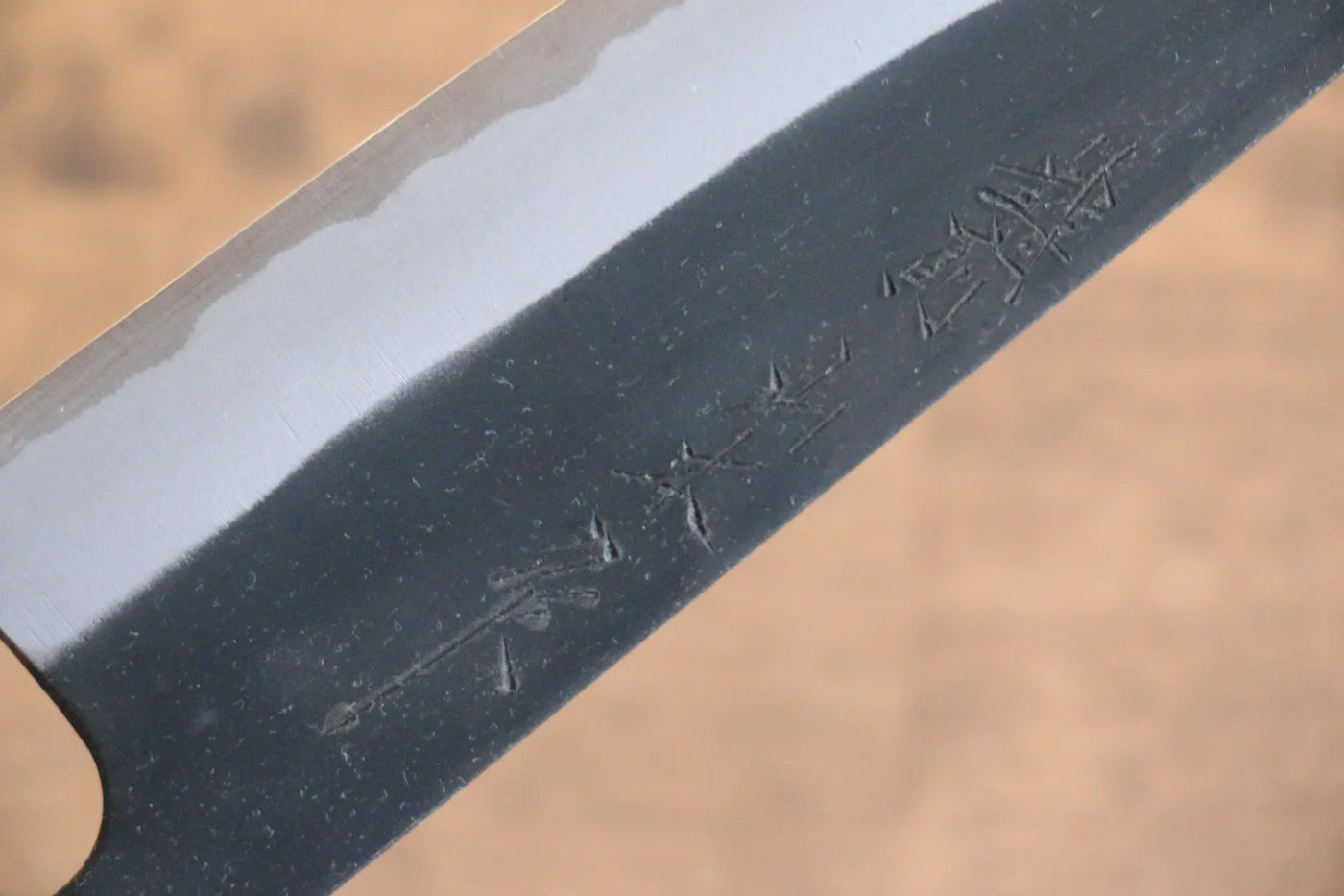 Nao Yamamoto White Steel (เหล็กกล้าขาว) No.2 Kurouchi มีดกิวโตะ Gyuto มีดทำครัวญี่ปุ่น 180mm ด้ามซากุระ