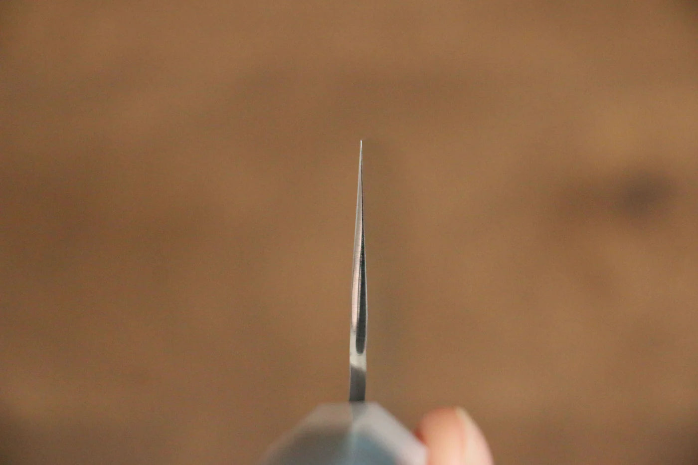 Yu Kurosaki Senko R2/SG2 ลายค้อนตี มีด Santoku มีดทำครัวญี่ปุ่น 165mm ด้ามสีฟ้าใส(ประดับห่วงคู่สีขาว)