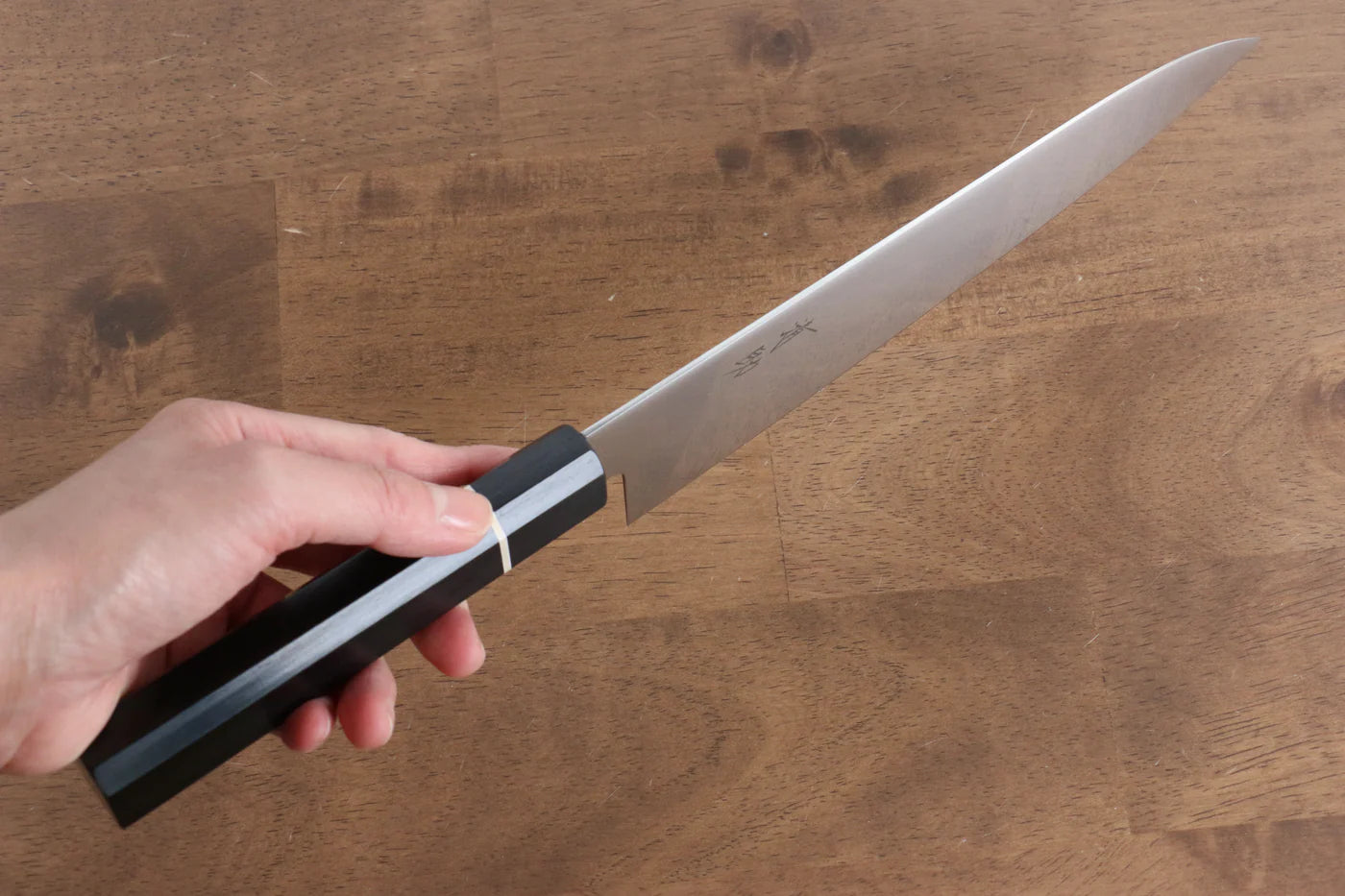Seisuke โมลิบดินัม มีดกิวโตะ Gyuto มีดทำครัวญี่ปุ่น 210mm ไม้ Pakka wood สีดำด้าม