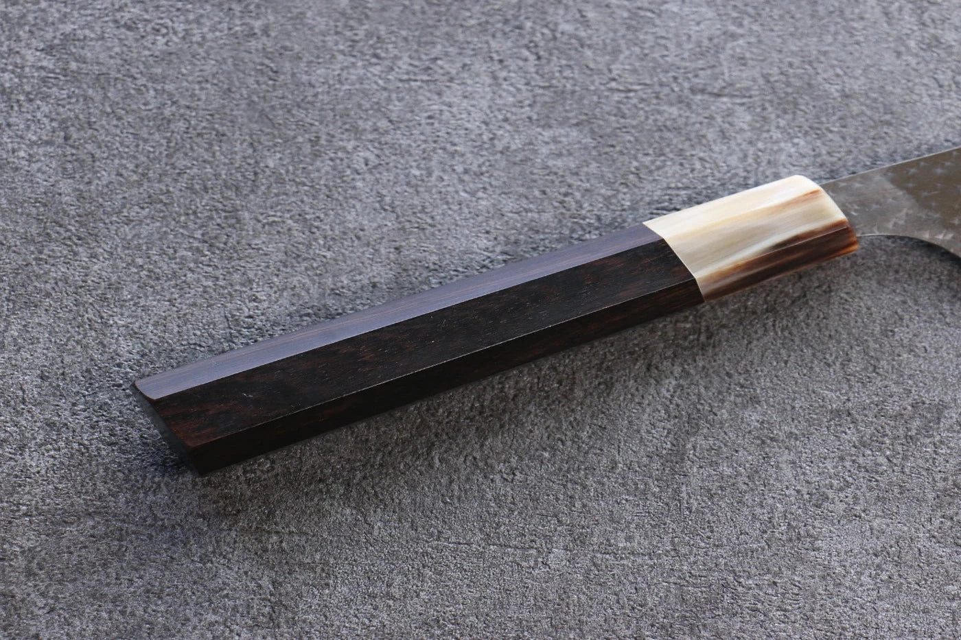 Yu Kurosaki Senko R2/SG2 ลายค้อนตี มีดเลาะเอ็น Sujihiki มีดทำครัวญี่ปุ่น 270mm ไม้มะเกลือด้าม