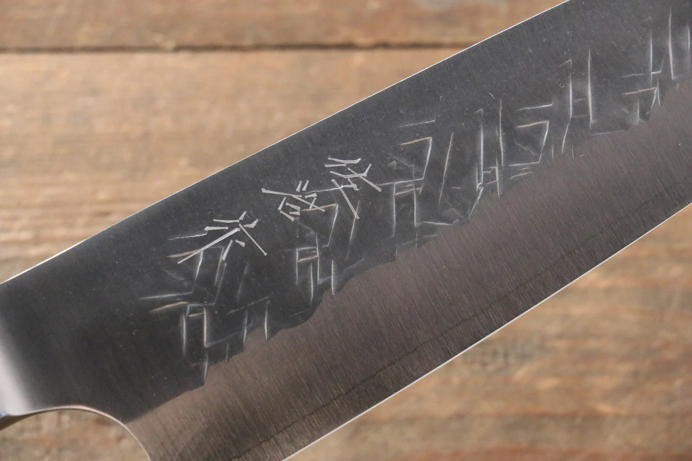 Takeshi Saji SRS13 ลายค้อนตี มีด Santoku มีดทำครัวญี่ปุ่น 180mm ด้ามไม้ Pakka wood สีแดง