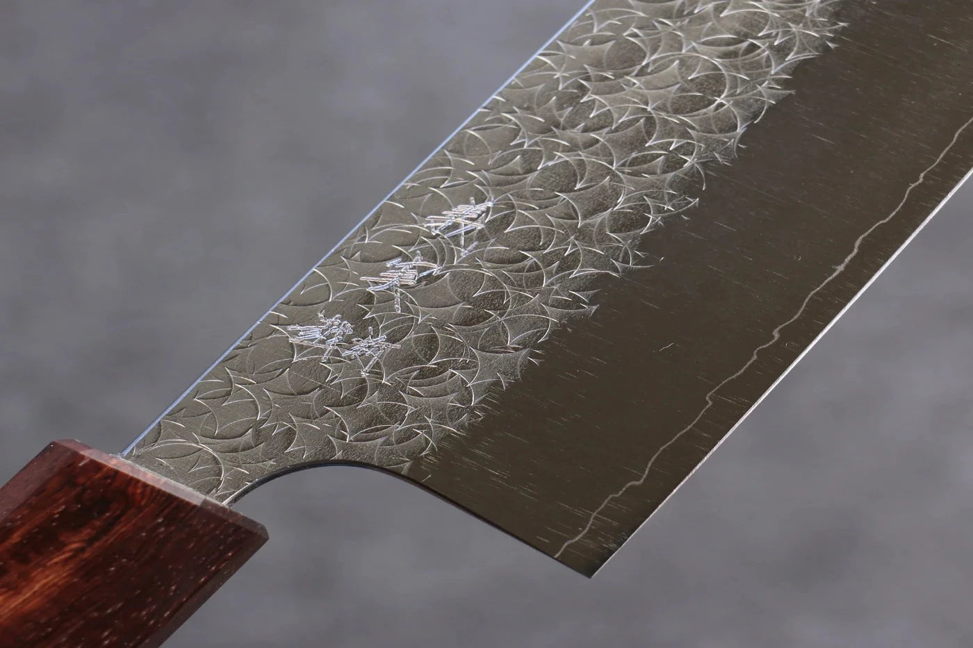 Yoshimi Kato Minamo R2/SG2 ลายค้อนตี มีด Santoku มีดทำครัวญี่ปุ่น 165mm ด้ามโอ๊ค