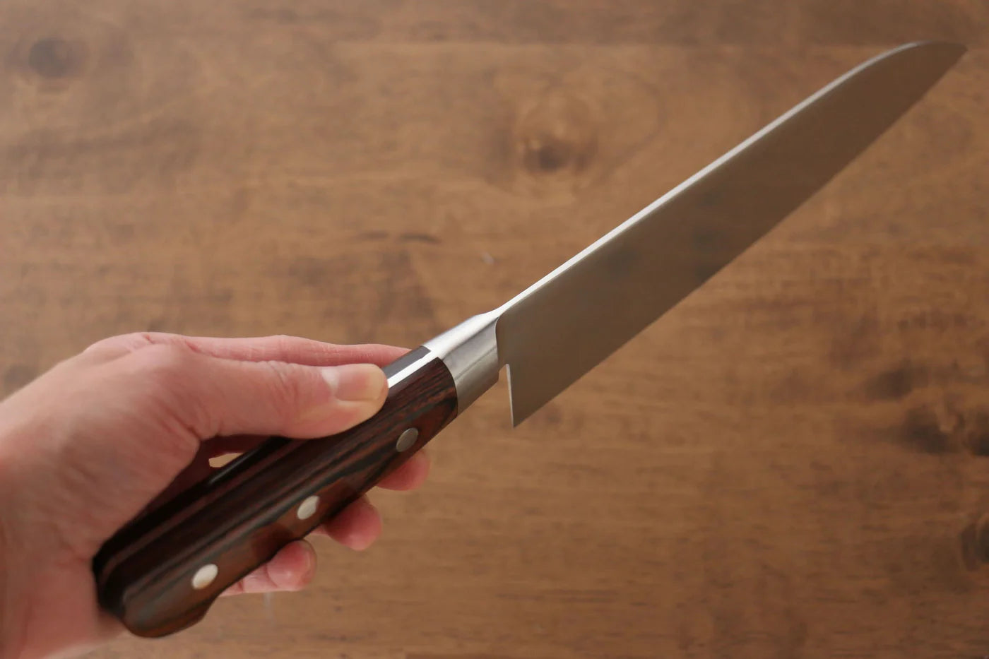 Iseya โมลิบดินัม มีด Santoku มีดทำครัวญี่ปุ่น 180mm ด้ามไม้ Pakka wood มะฮอกกานี