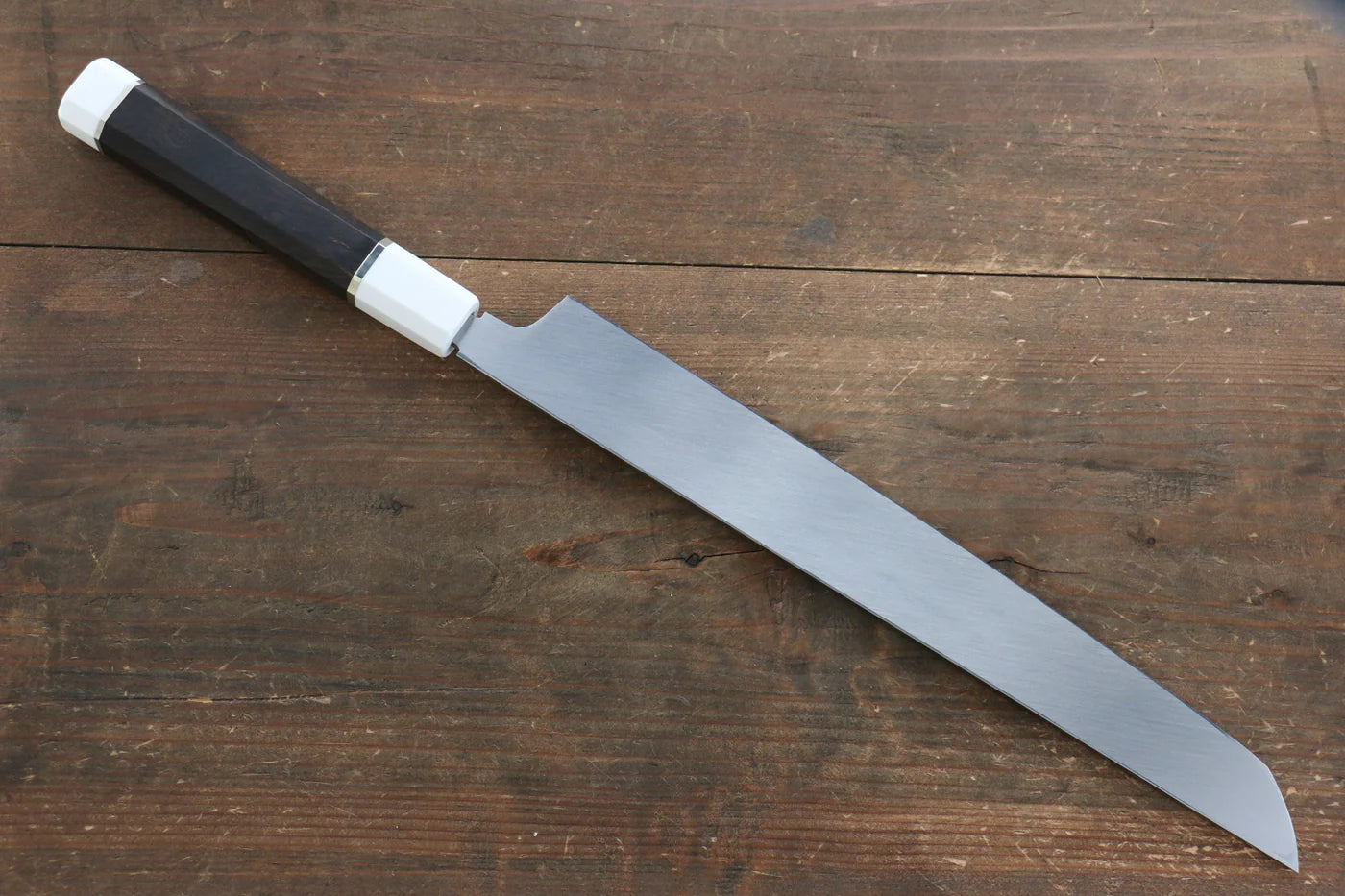 Sakai Takayuki Honyaki Blue Steel (บลูสตีล) No.2 ขัดขึ้นเงากระจก มีด Sakimaru Takohiki มีดทำครัวญี่ปุ่น 300mm ด้ามไม้มะเกลือ (ประดับห่วง) มีฝัก (ปลอก) มีด
