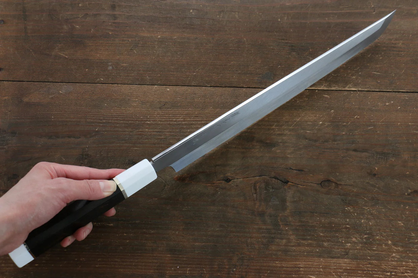 Sakai Takayuki Honyaki Blue Steel (บลูสตีล) No.2 ขัดขึ้นเงากระจก มีด Sakimaru Takohiki มีดทำครัวญี่ปุ่น 300mm ด้ามไม้มะเกลือ (ประดับห่วง) มีฝัก (ปลอก) มีด