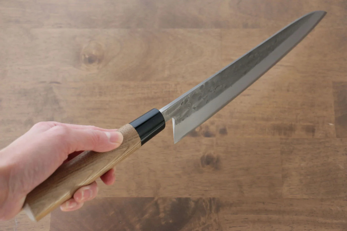 Seisuke Blue Steel (บลูสตีล) No.2 ลายคล้ายผิวลูกสาลี่ มีดกิวโตะ Gyuto มีดทำครัวญี่ปุ่น 240mm ด้ามเกาลัด