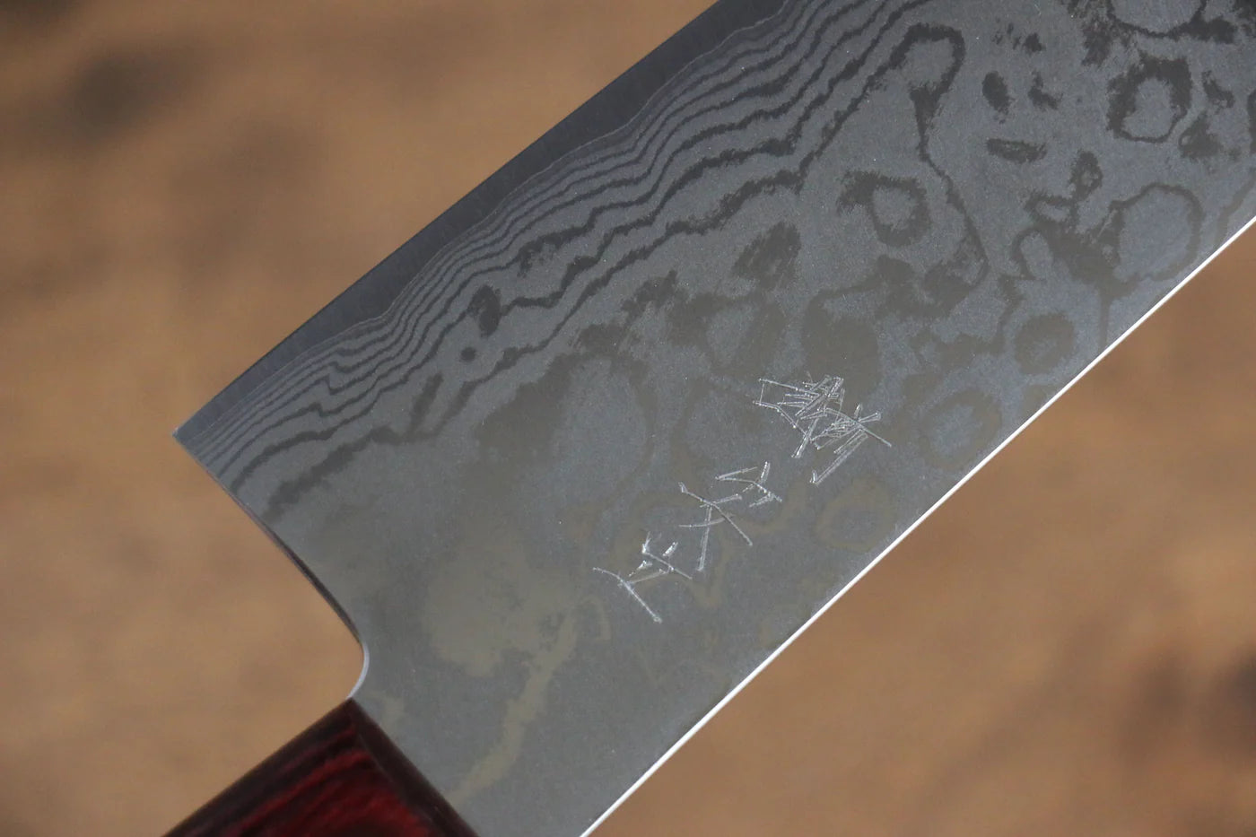 Katsushige Anryu VG10 ดามัสกัส มีด Santoku มีดทำครัวญี่ปุ่น 170mm ด้ามไม้ Pakka wood สีแดง