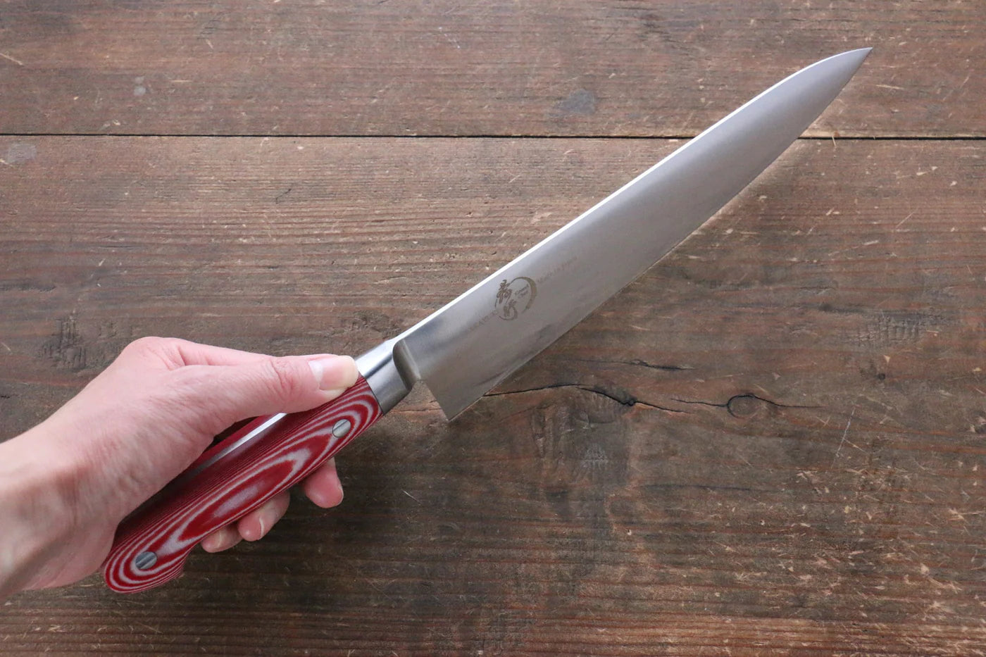 Sakai Takayuki Grand Chef Grand Chef Swedish Steel (เหล็กสวีเดน) มีดกิวโตะ Gyuto มีดทำครัวญี่ปุ่น 210mm ด้าม Micarta แดง