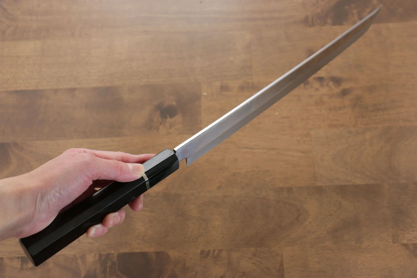 Sakai Takayuki Fujisan White Steel (เหล็กกล้าขาว) No.2 Honyaki มีด Sakimaru Yanagiba มีดทำครัวญี่ปุ่น 300mm ด้ามไม้มะเกลือ (ประดับห่วง) มีฝัก (ปลอก) มีด