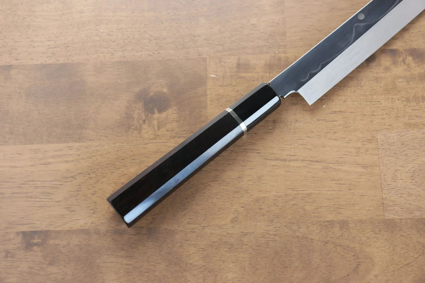 Sakai Takayuki Fujisan White Steel (เหล็กกล้าขาว) No.2 Honyaki มีด Sakimaru Yanagiba มีดทำครัวญี่ปุ่น 300mm ด้ามไม้มะเกลือ (ประดับห่วง) มีฝัก (ปลอก) มีด