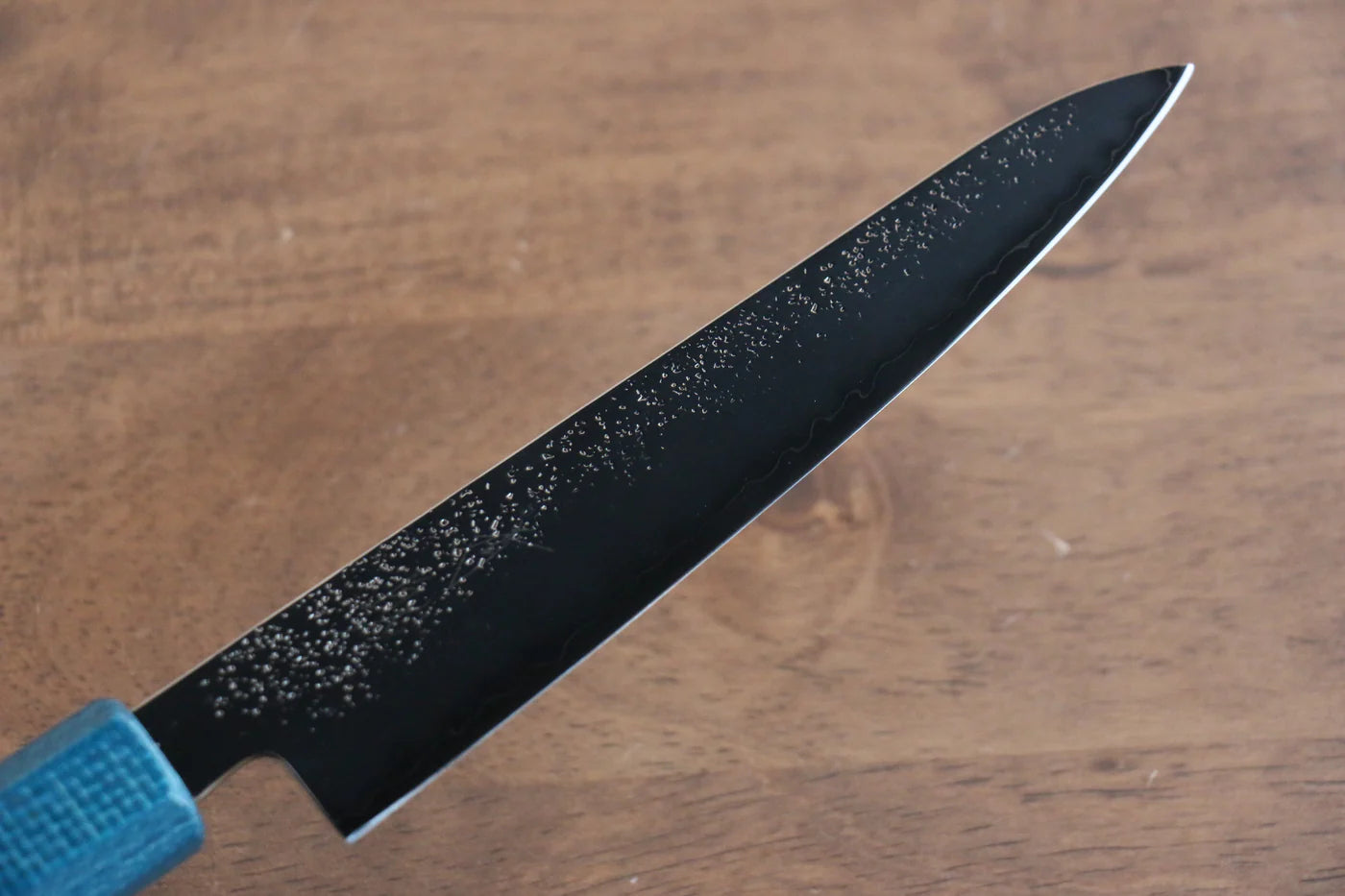 Seisuke VG5 ลายคล้ายผิวลูกสาลี่ ใบมีดย้อมสีดำ มีดขนาดเล็ก  Petty มีดทำครัวญี่ปุ่น 150mm Micarta ด้ามสีแคนวาสน้ำเงิน
