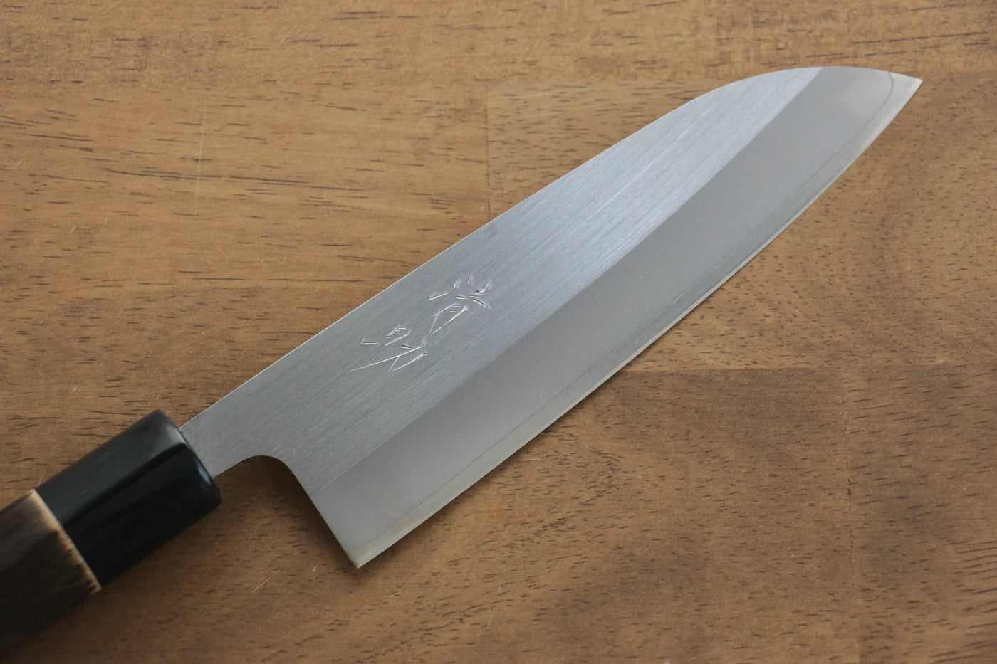 Seisuke SRS13 มีด Santoku มีดทำครัวญี่ปุ่น 165mm ด้ามไม้เกาลัดเผา