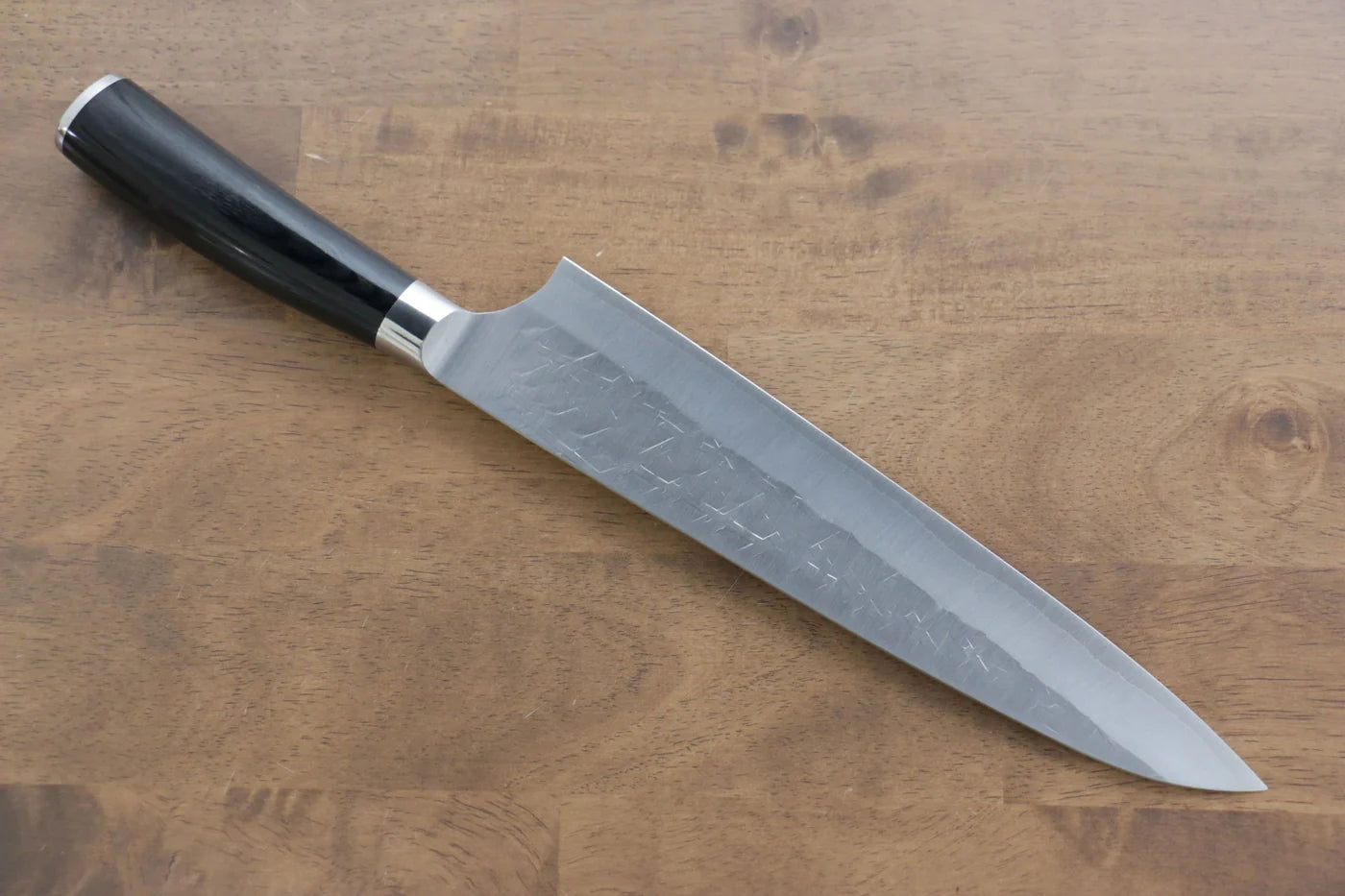 Takeshi Saji SRS13 ลายค้อนตี มีดกิวโตะ Gyuto มีดทำครัวญี่ปุ่น 240mm ด้ามไม้ Pakka wood สีดำ