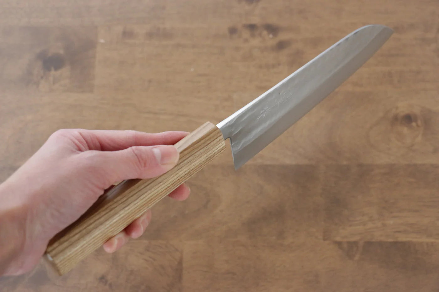 Kunihira VG1 ลายค้อนตี มีด Santoku มีดทำครัวญี่ปุ่น 170mm ด้ามต้น Sophora