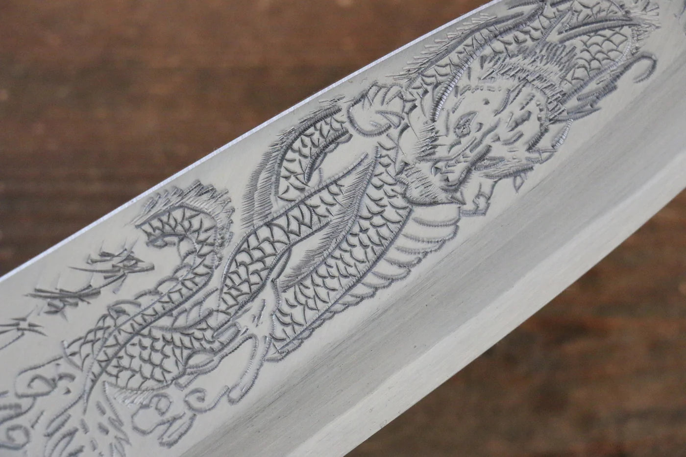 Sakai Takayuki Kasumitogi White Steel (เหล็กกล้าขาว) สลักลายมังกร Ittouryumon มีด Deba มีดทำครัวญี่ปุ่น