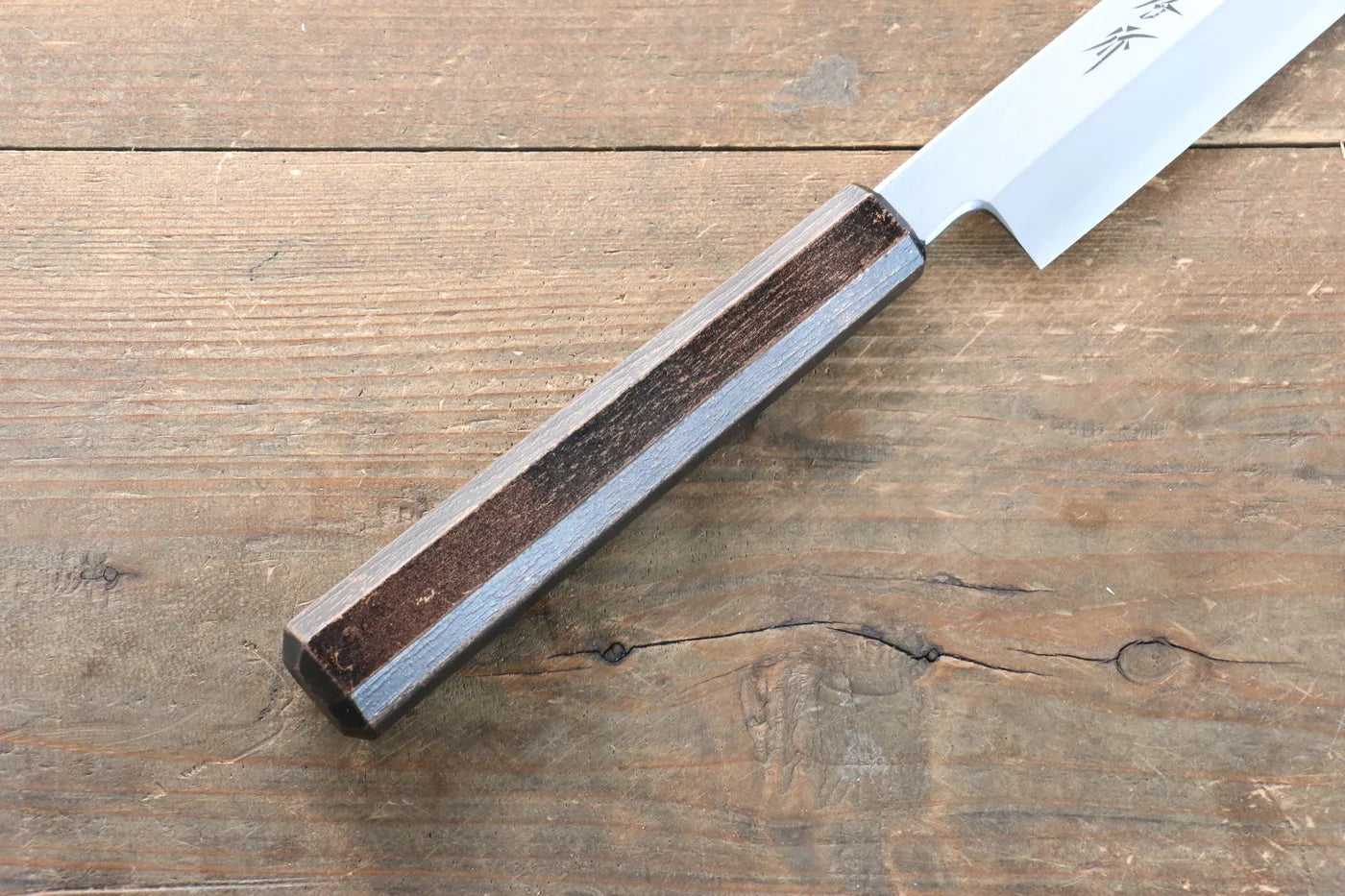 Sakai Takayuki Nanairo โมลิบดินัม INOX มีด Yanagiba มีดทำครัวญี่ปุ่น 270mm ด้ามพลาสติก ABS (ดำทอง)